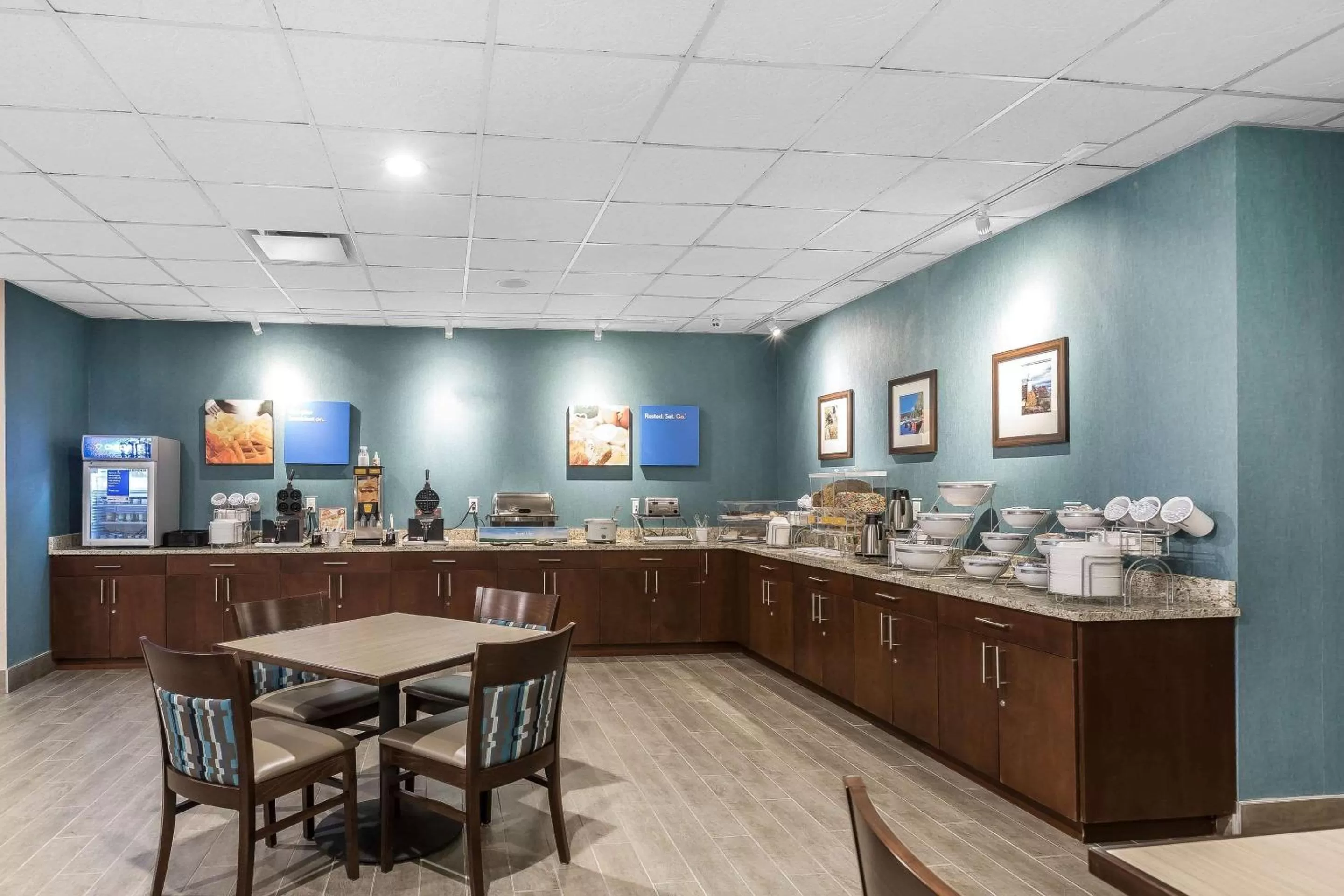 Restaurant/places to eat in Comfort Inn Bay City - Riverfront