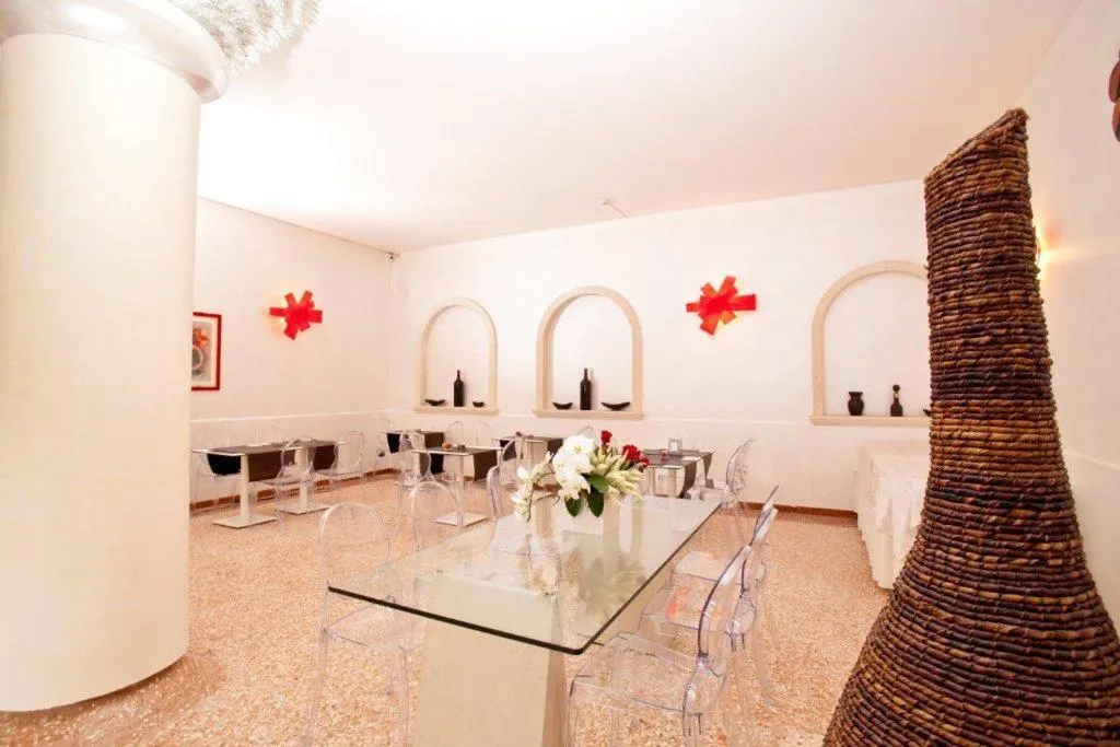 Breakfast in Momi's Hotel