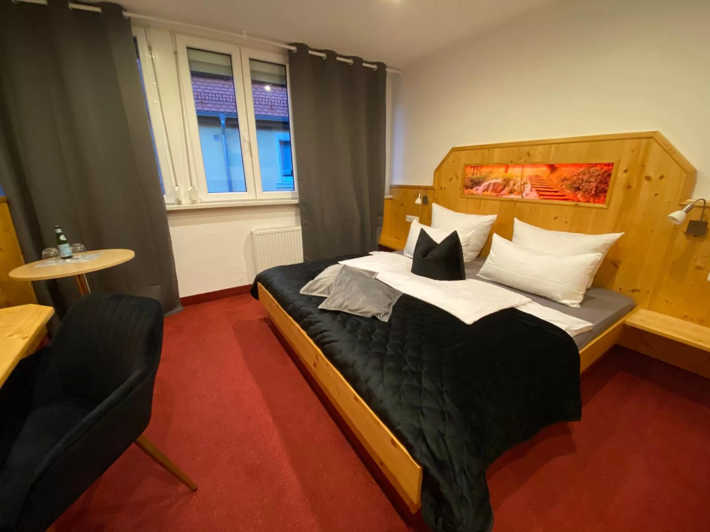 Bedroom, Bed in Hotel Wilder Mann