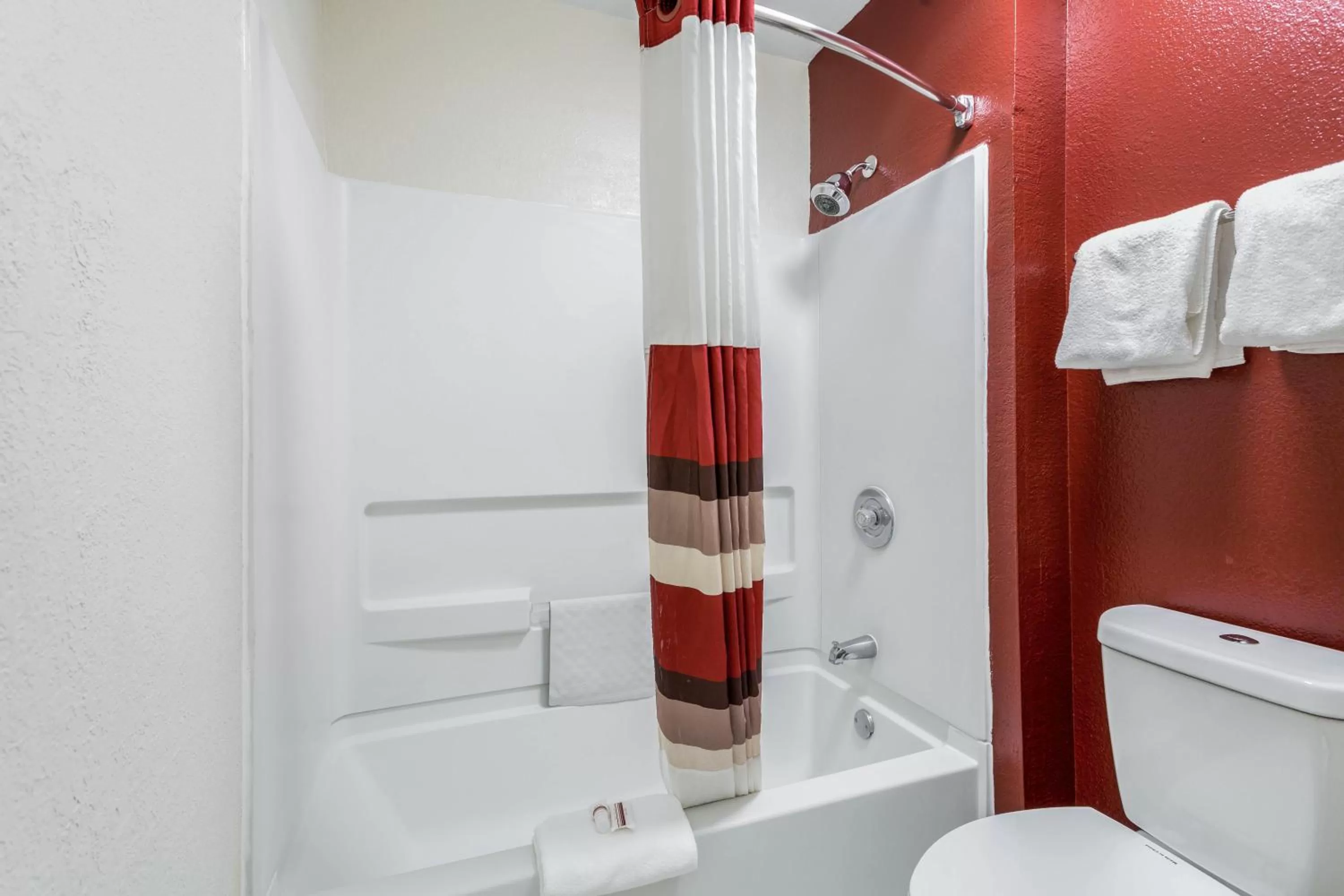 Bathroom in Red Roof Inn Gallup