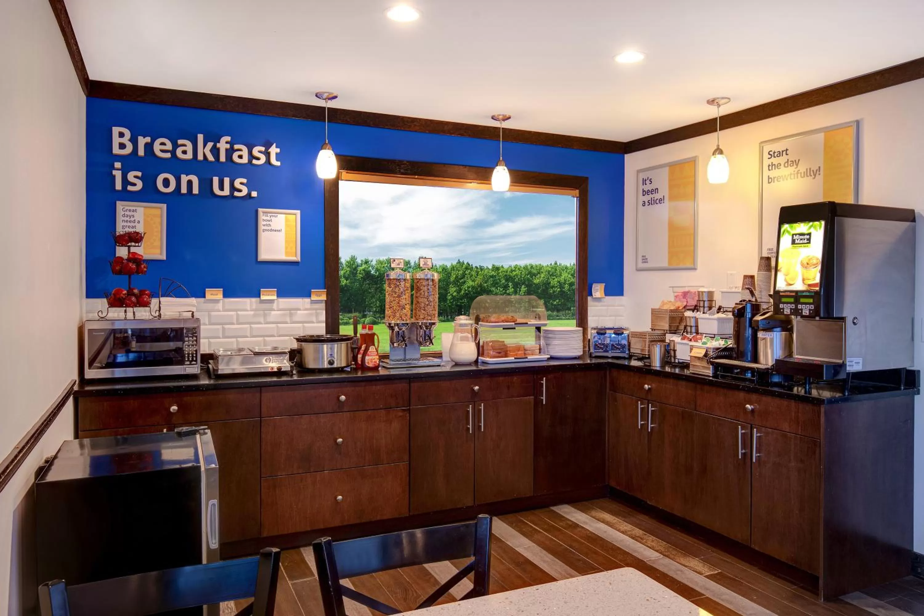 Breakfast in Days Inn by Wyndham Vernon