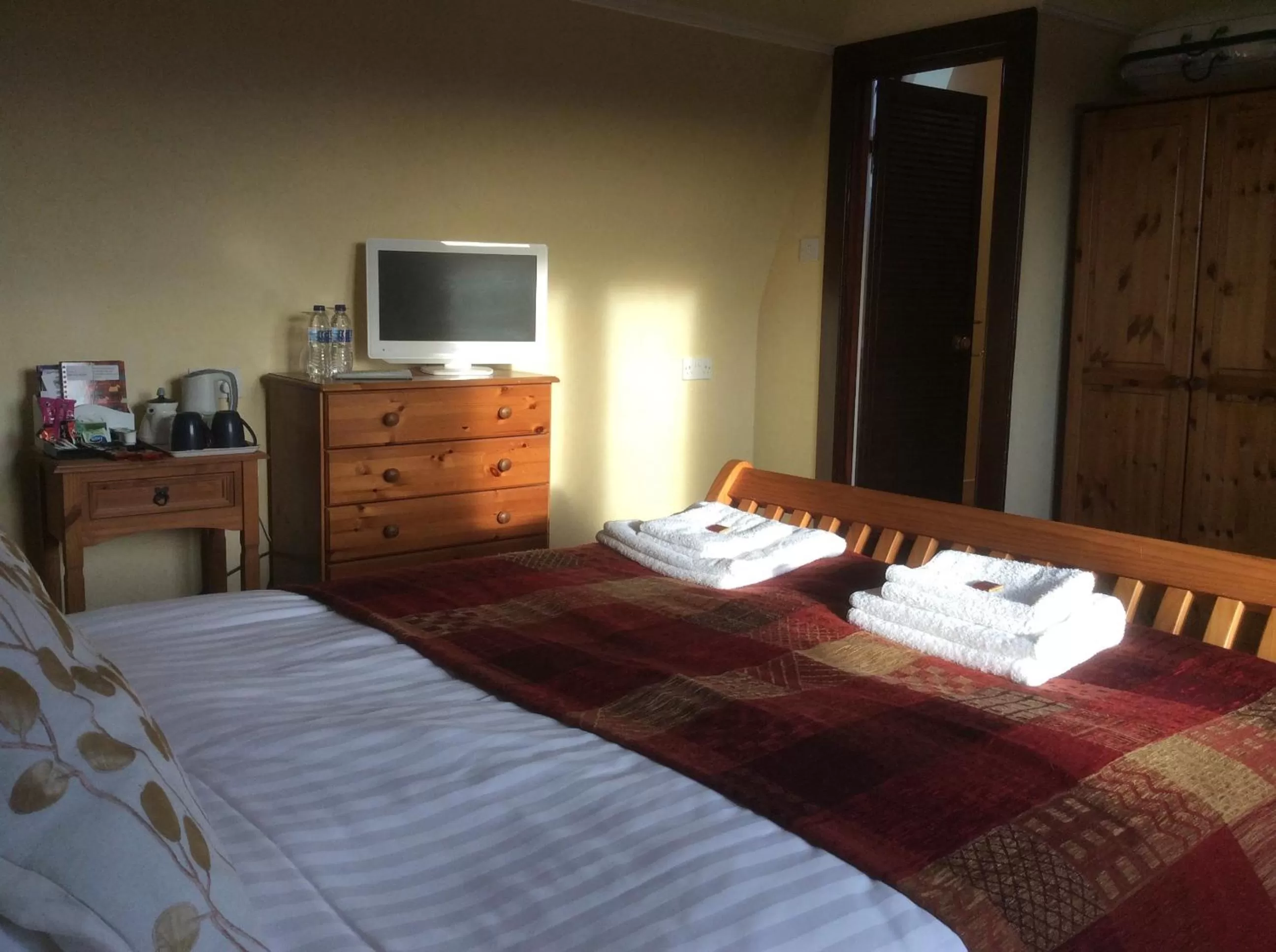 Bedroom, Bed in Arduthie House