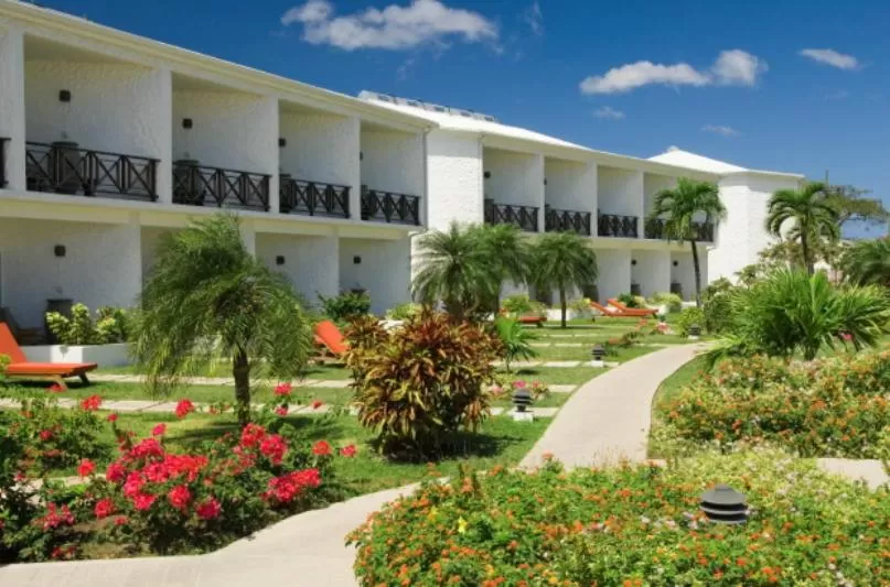 Garden in Coyaba Beach Resort