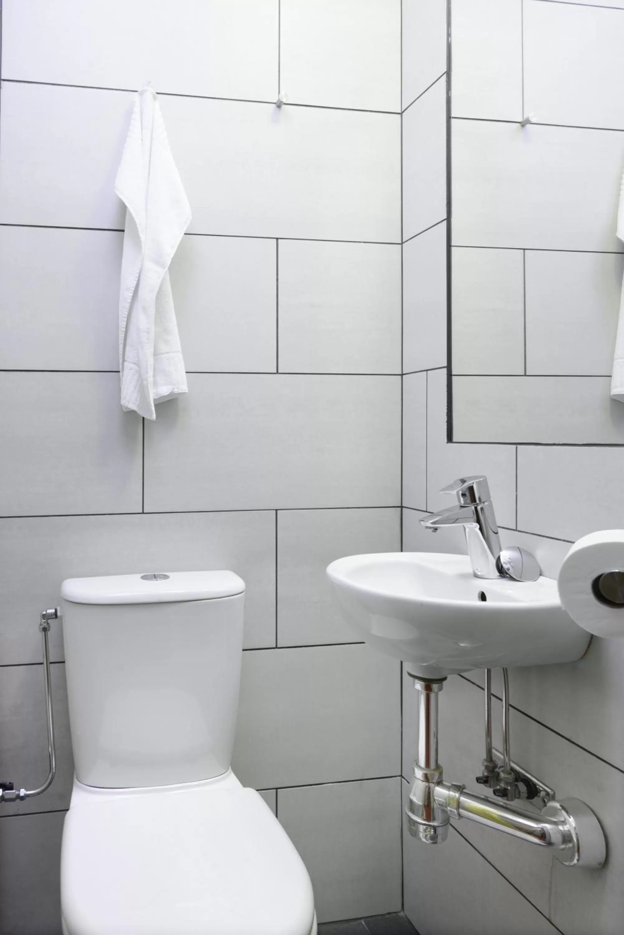 Bathroom in Rex Petit