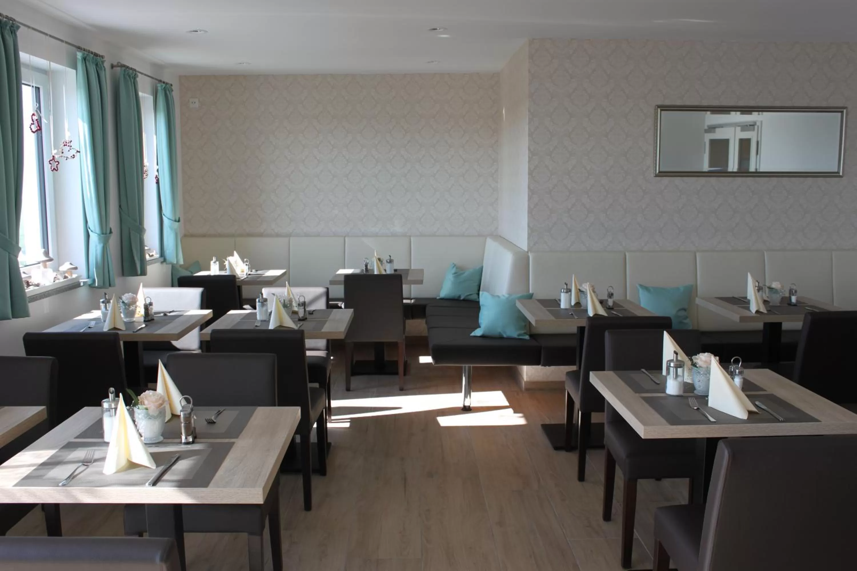 Food and drinks in Hotel Claro Garni