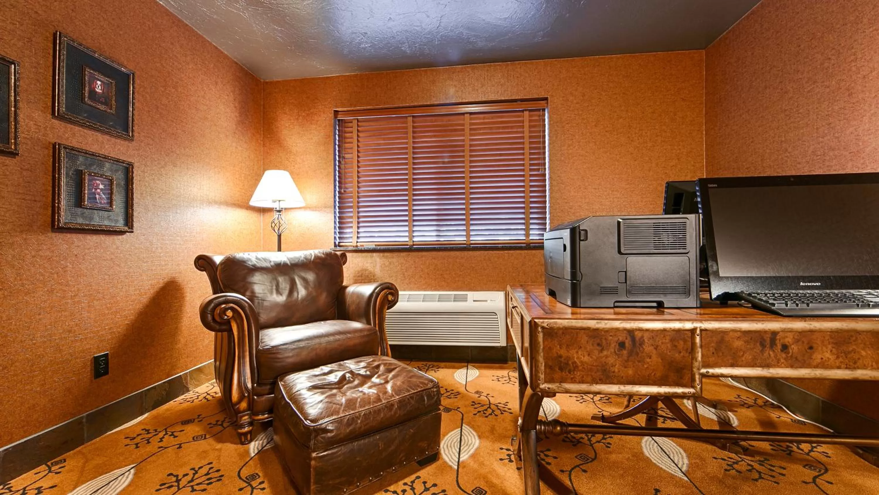 Business facilities in Lloyd Hotel Astoria Bayfront, an Ascend Collection Hotel