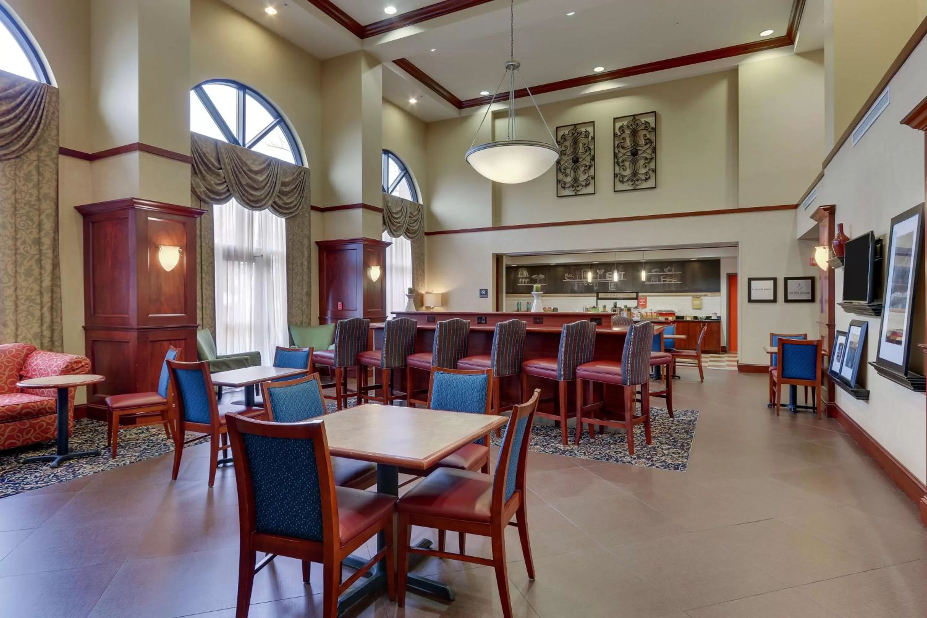 Restaurant/places to eat in Hampton Inn & Suites Indianapolis-Airport