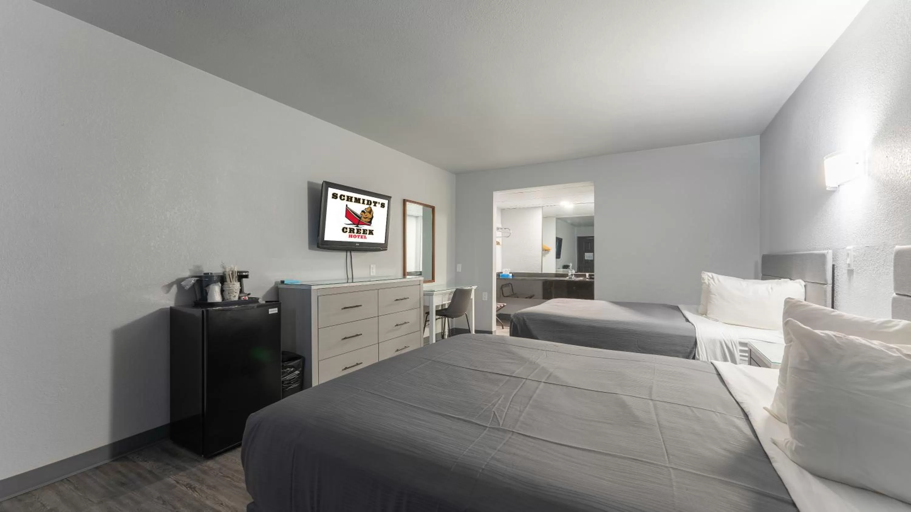 Photo of the whole room, Bed in Schmidt's Creek Hotel