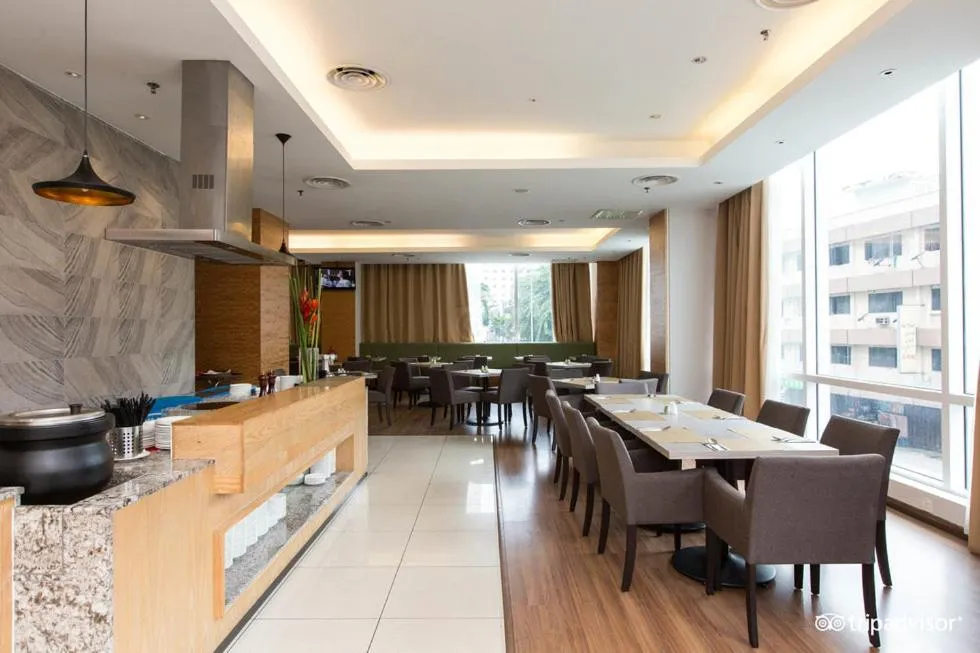 Restaurant/places to eat in WP Hotel
