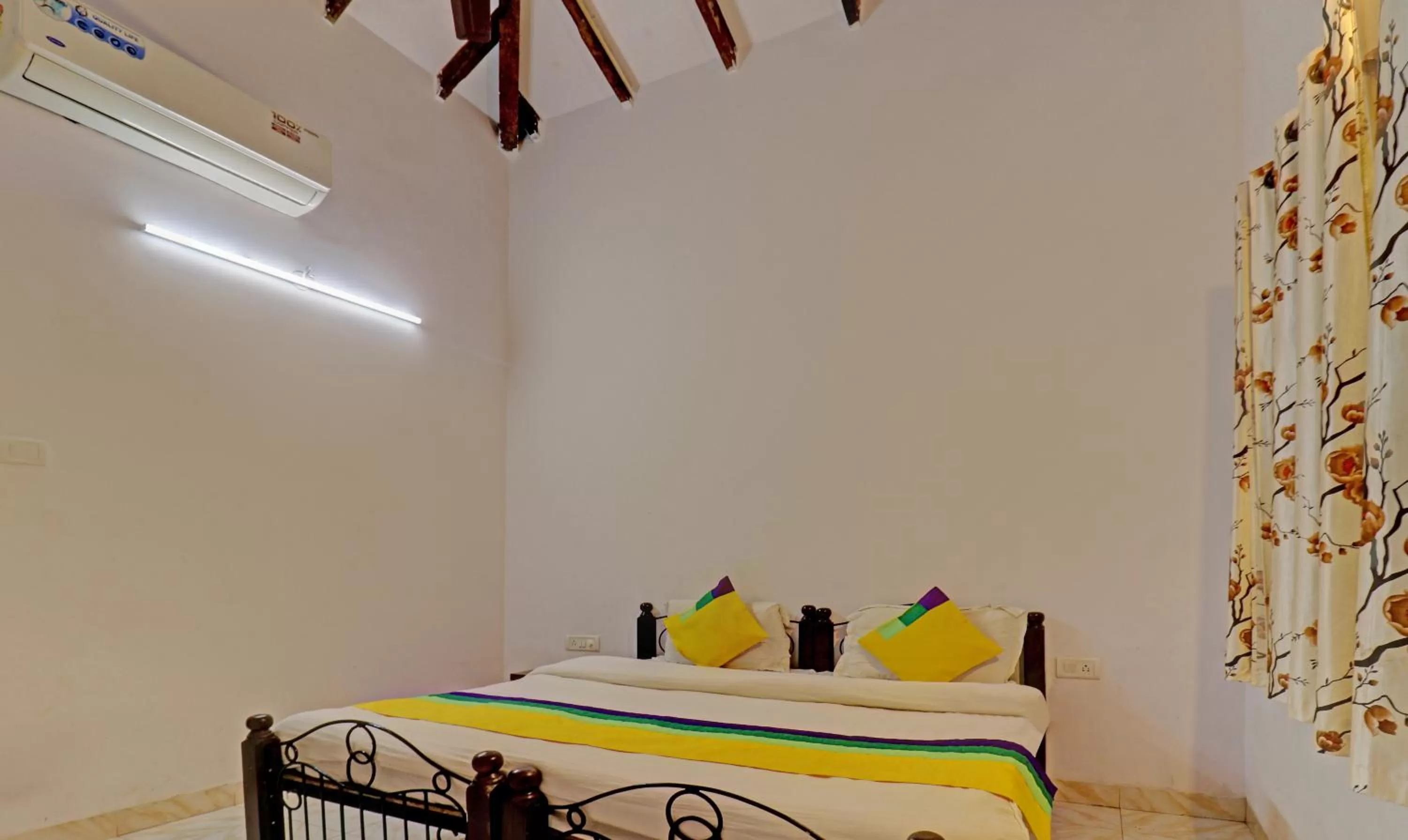 Bedroom, Bed in Itsy Hotels Vailankanni Natures Inn