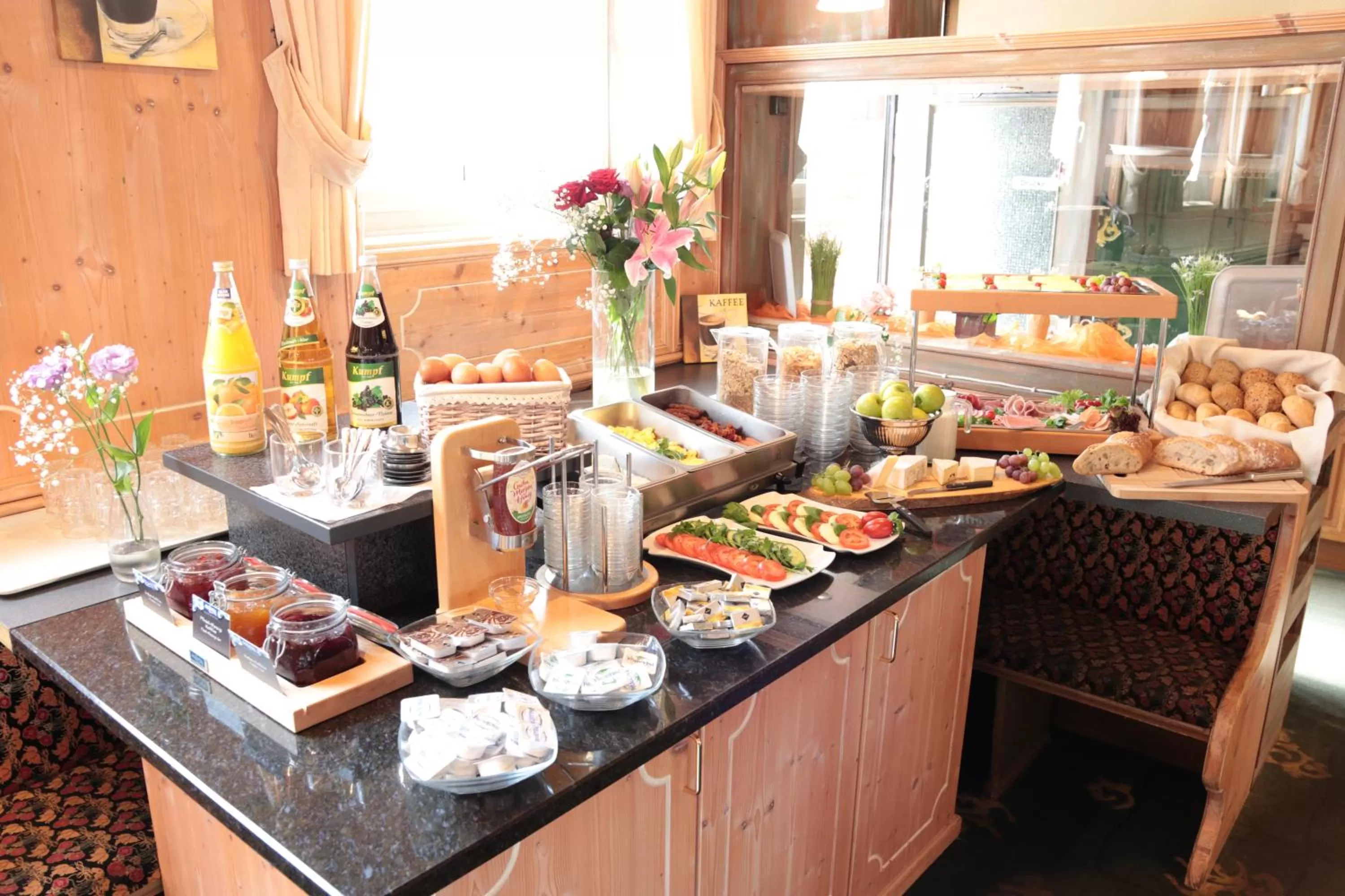 Breakfast in Hotel Daucher