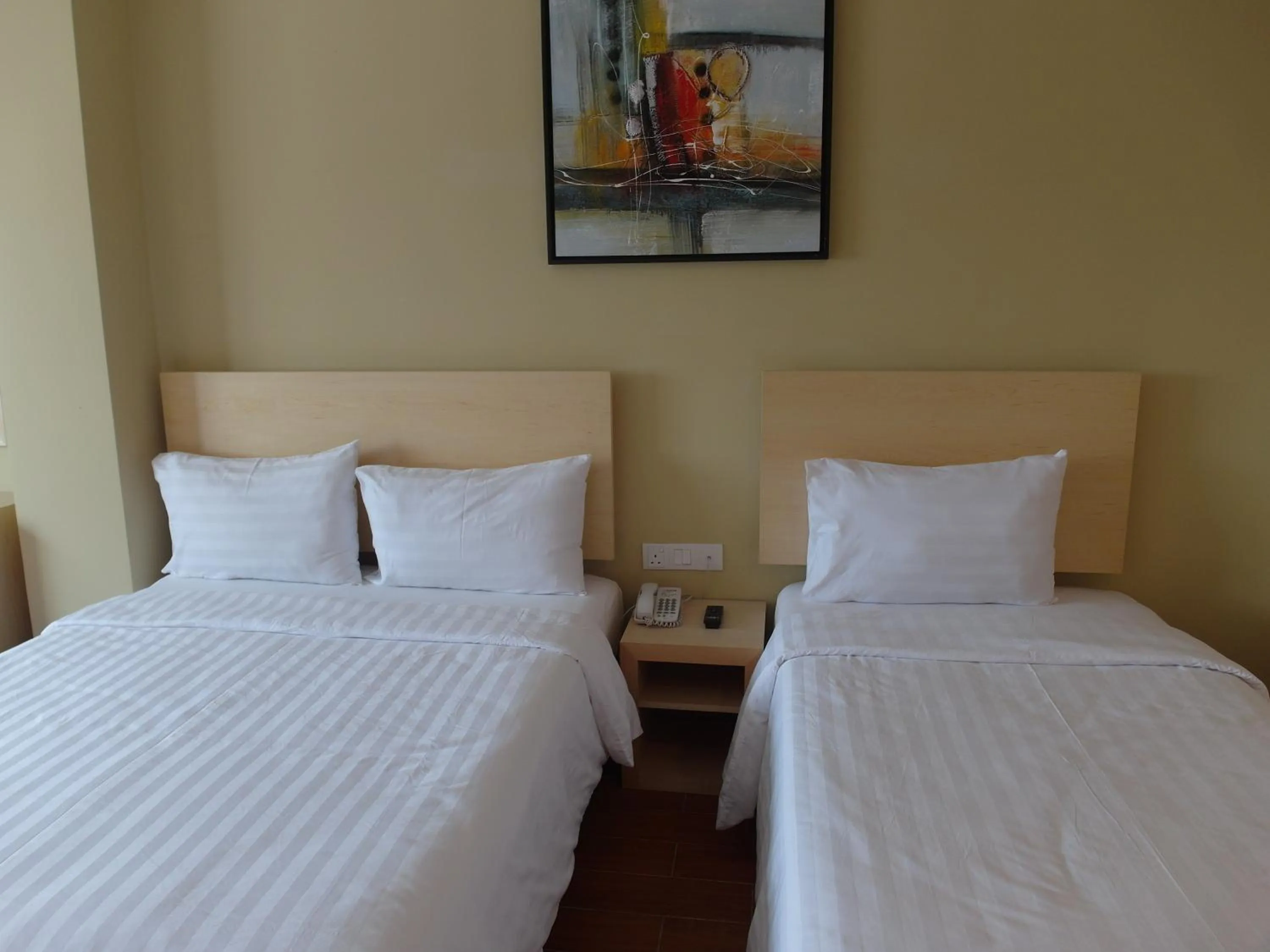 Photo of the whole room, Bed in Metro Hotel @ KL Sentral