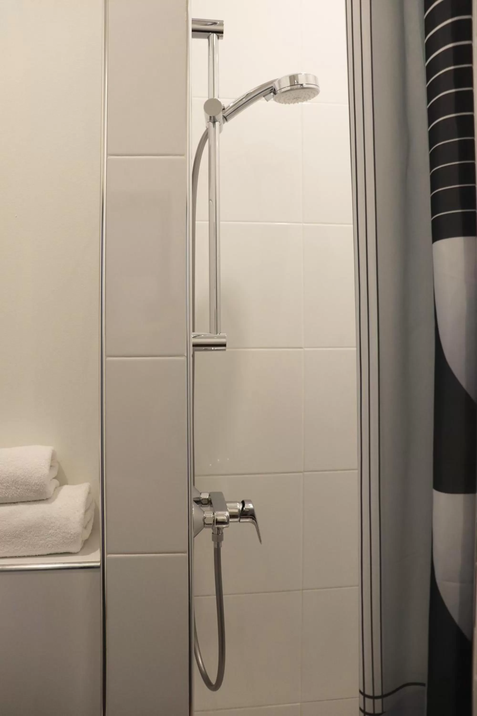 Shower in Hotel National Antwerp