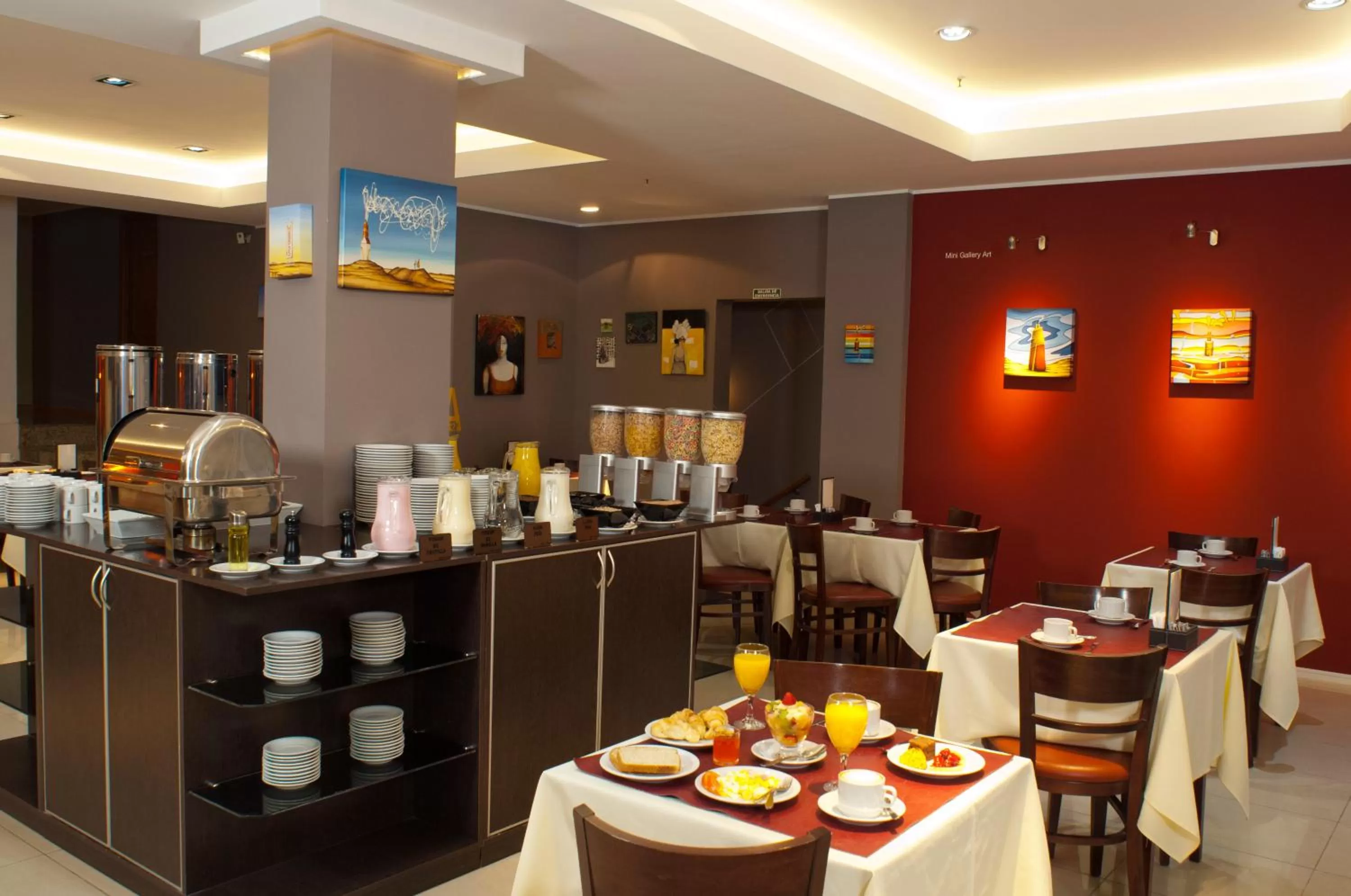 Restaurant/places to eat in Hotel Piren