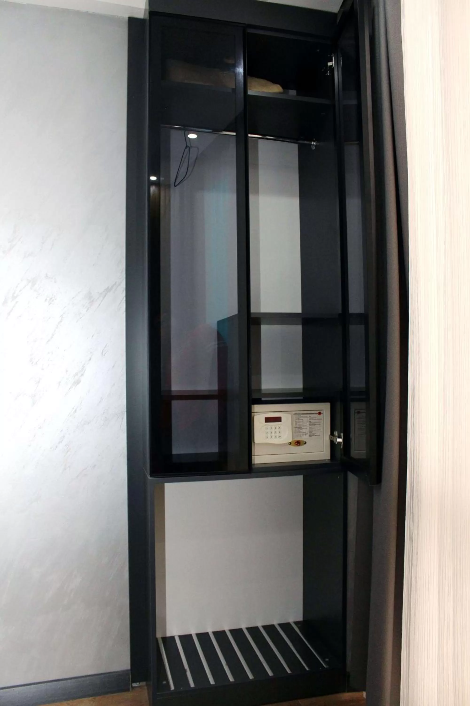 microwave in Istanbul Fair Hotel