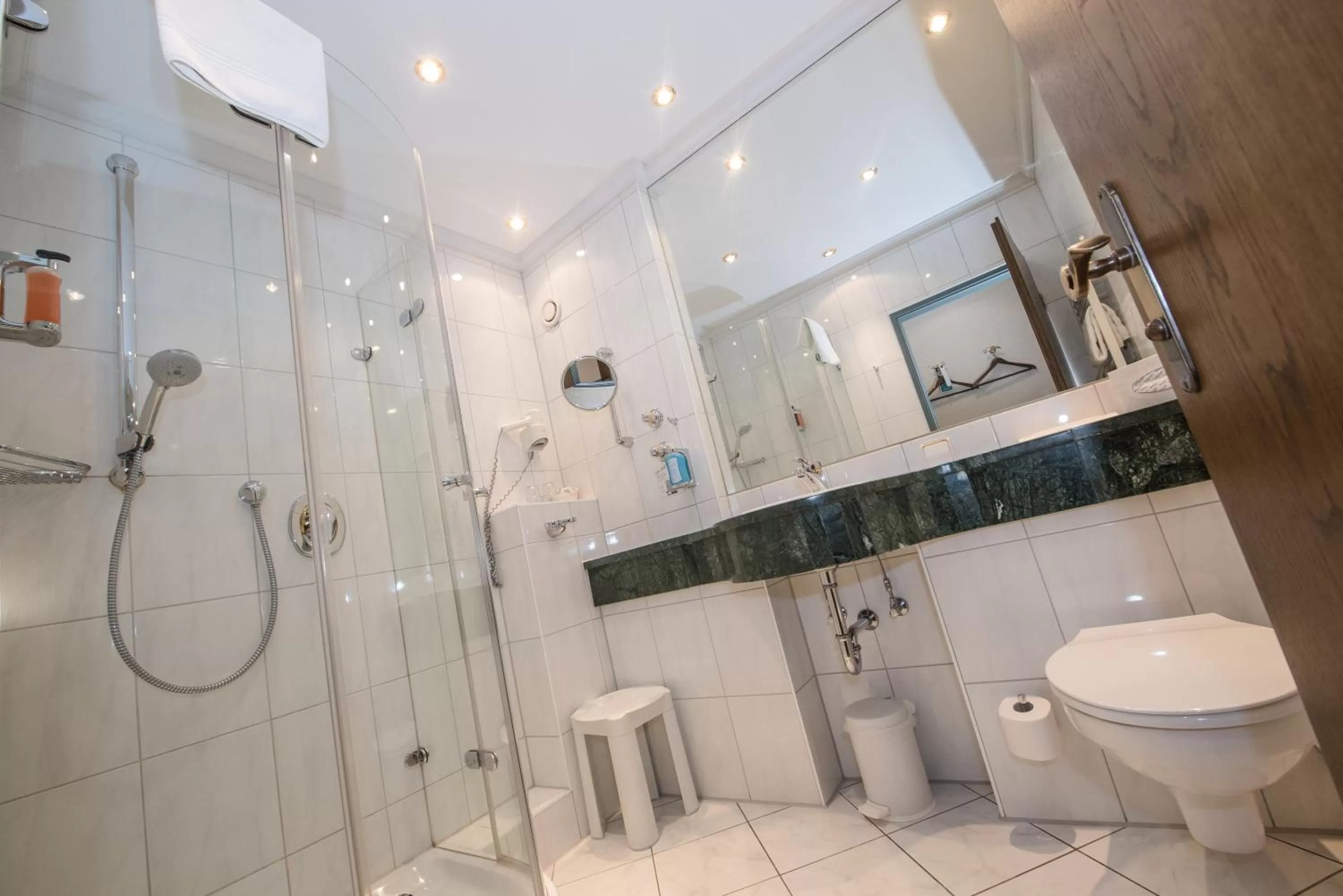 Shower in Hotel am Schloss