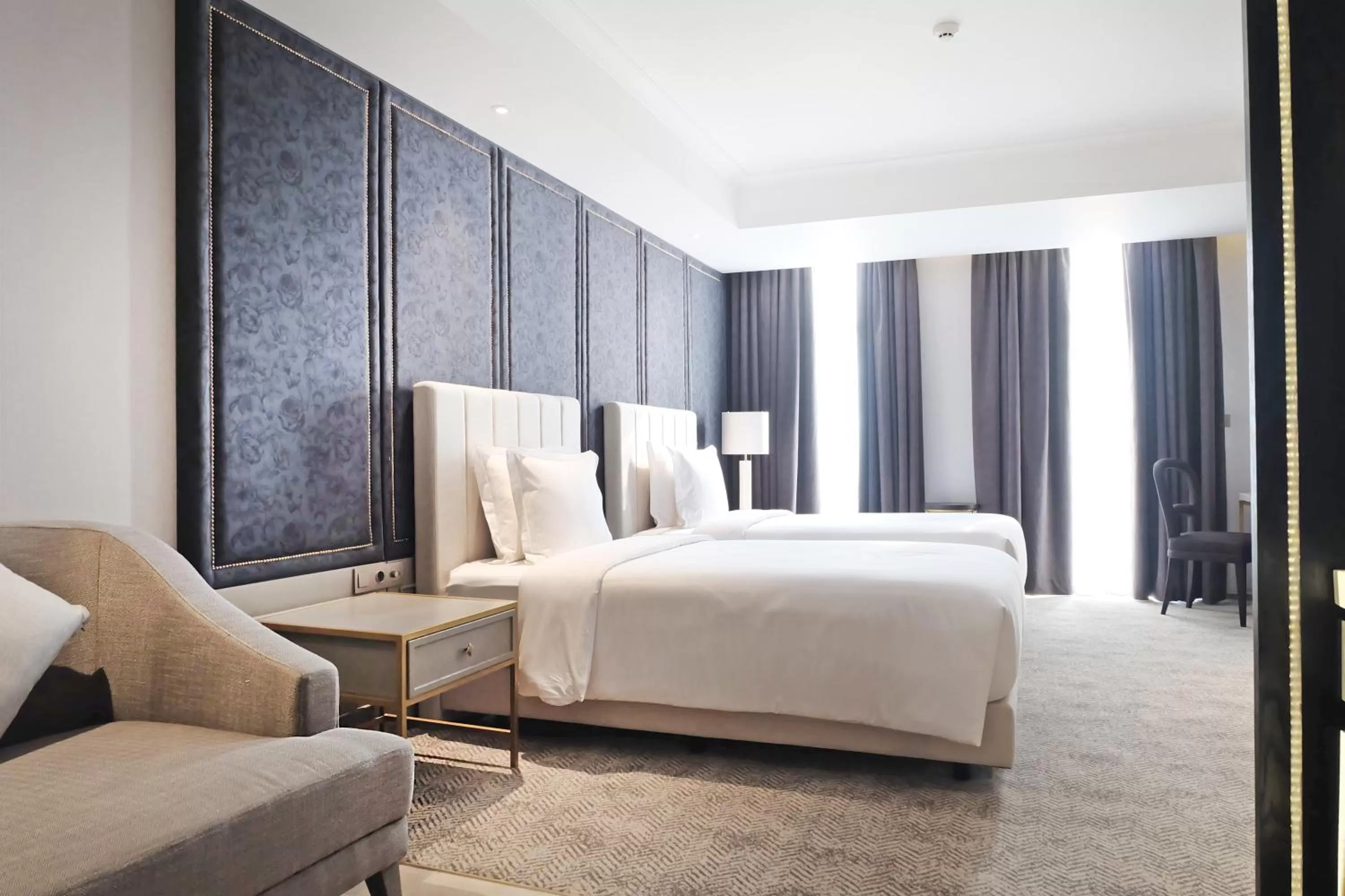 Bedroom, Bed in Goodrich Suites, Jakarta