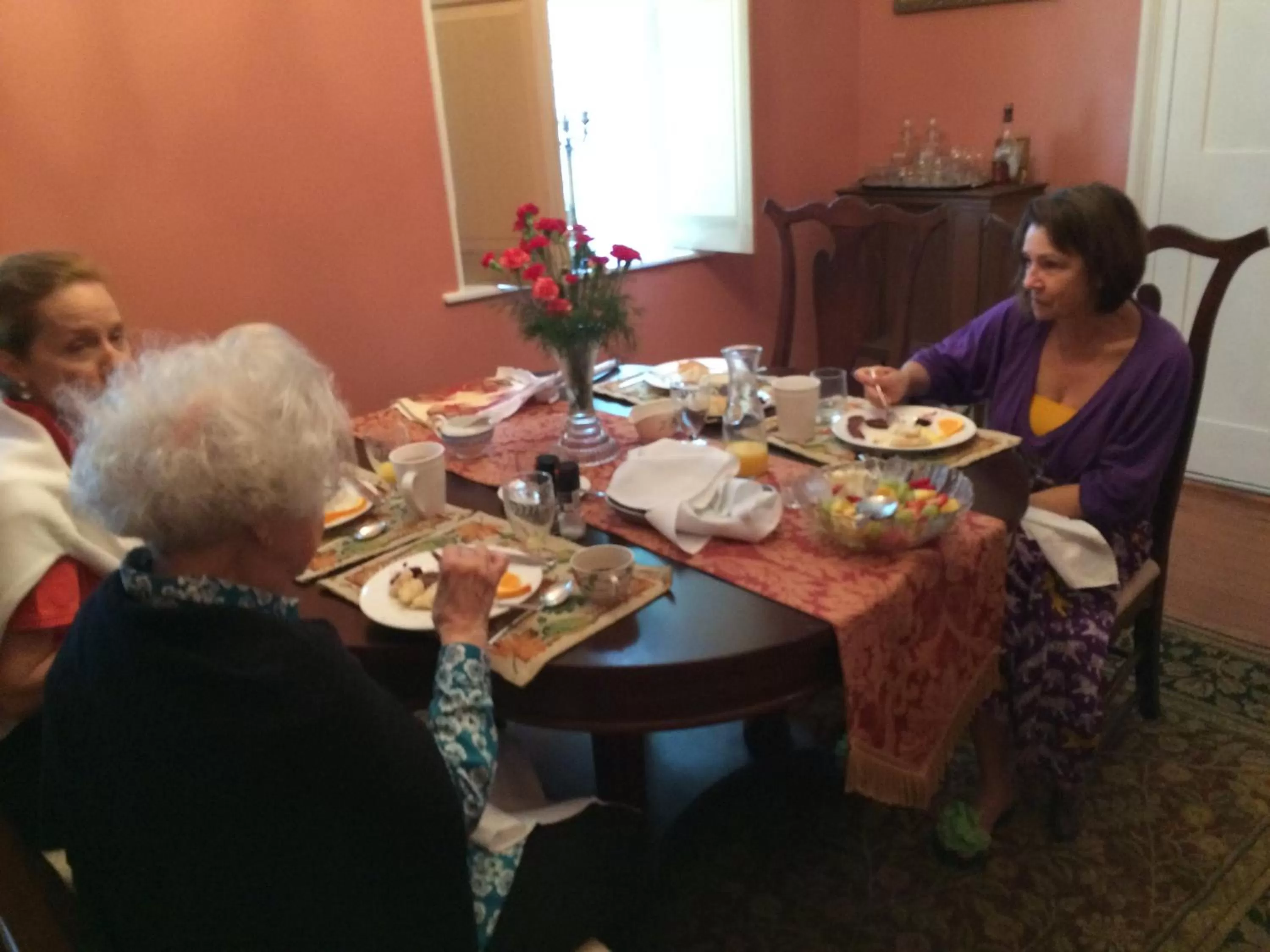 Breakfast, Restaurant/Places to Eat in Concord Quarters