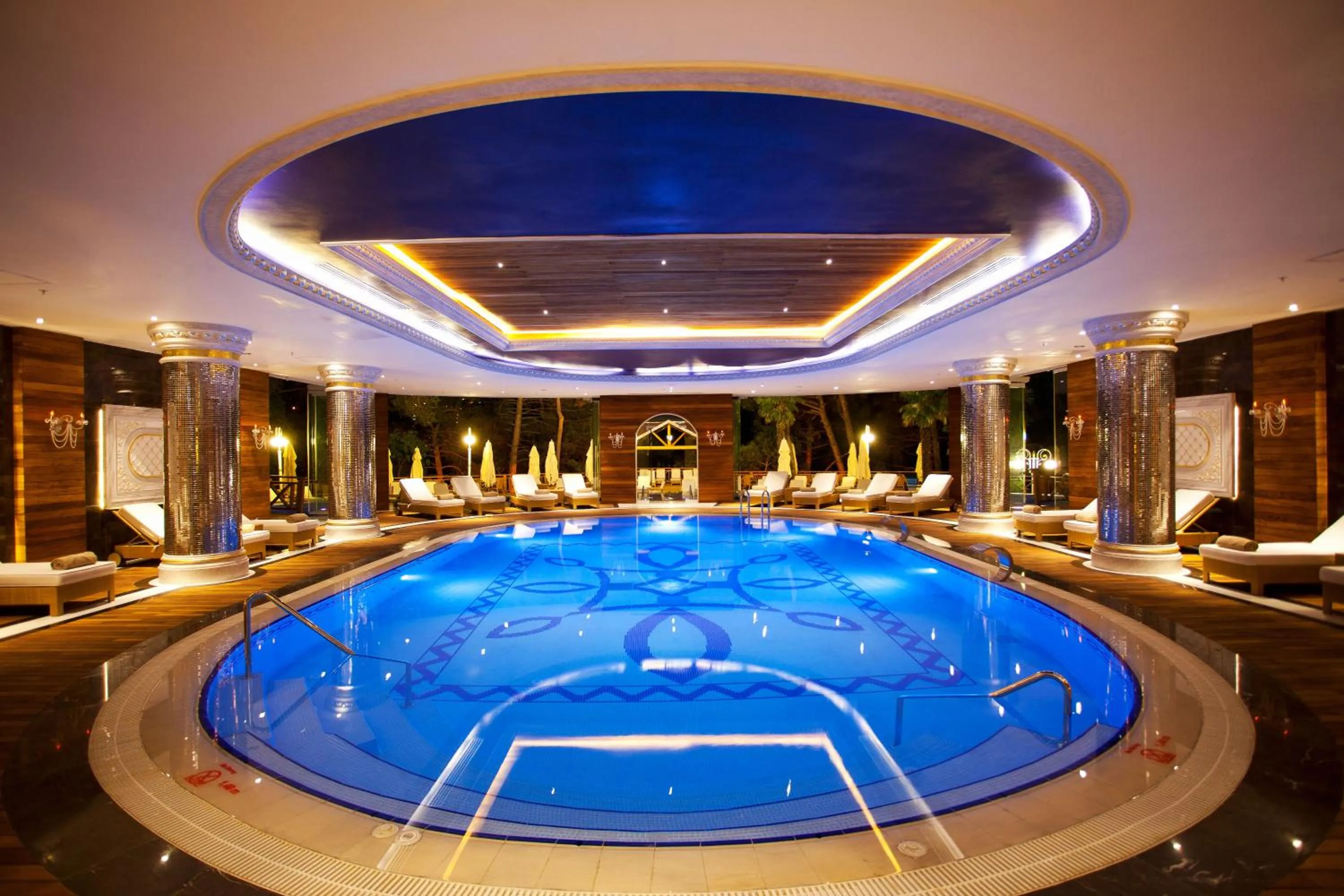 Swimming pool in Limak Yalova Thermal Boutique Hotel