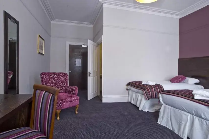 Twin Room in The Duke of Wellington Wetherspoon Twin Room in The Duke of Wellington Wetherspoon