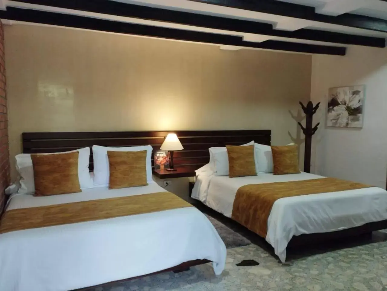 Standard Quadruple Room in Hotel Vísperas Standard Quadruple Room in Hotel Vísperas