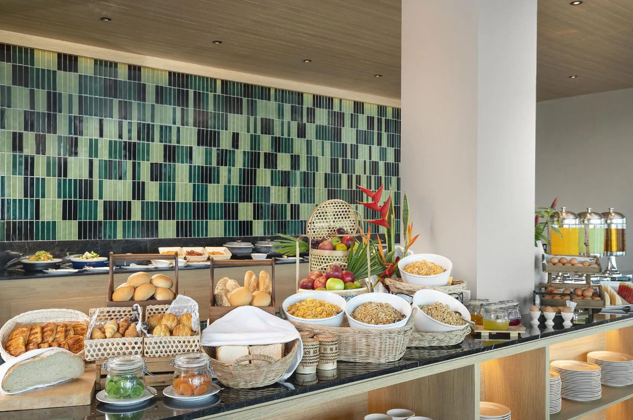 Restaurant/places to eat in Mercure Rayong Lomtalay Villas & Resort