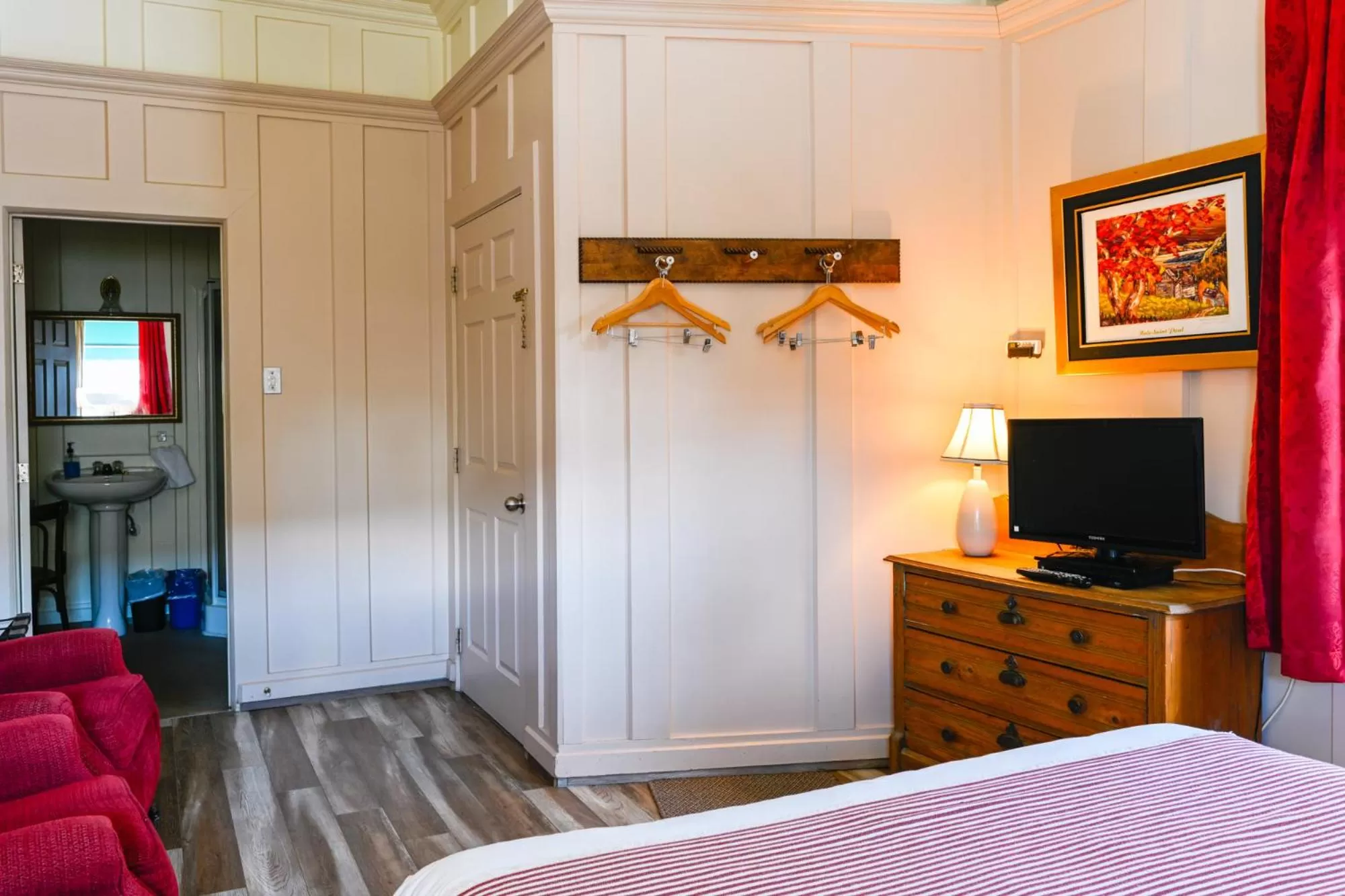 Bed in Hôtel-La Grande Maison et Spa