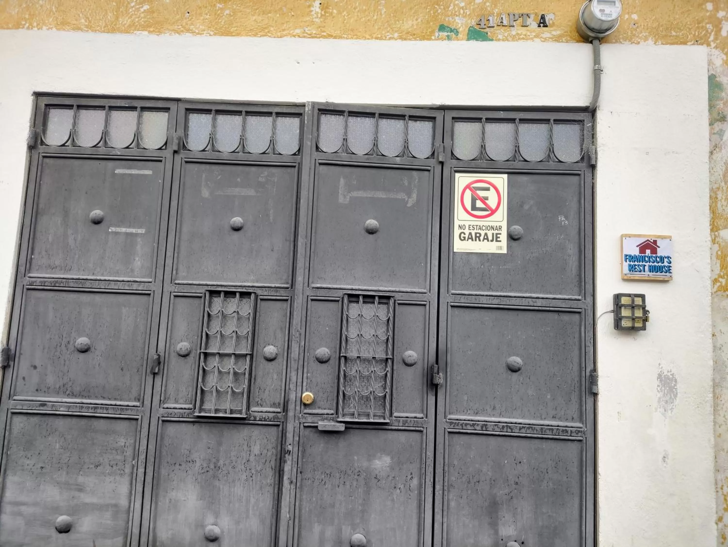 Facade/entrance in Francisco's rest house hotel