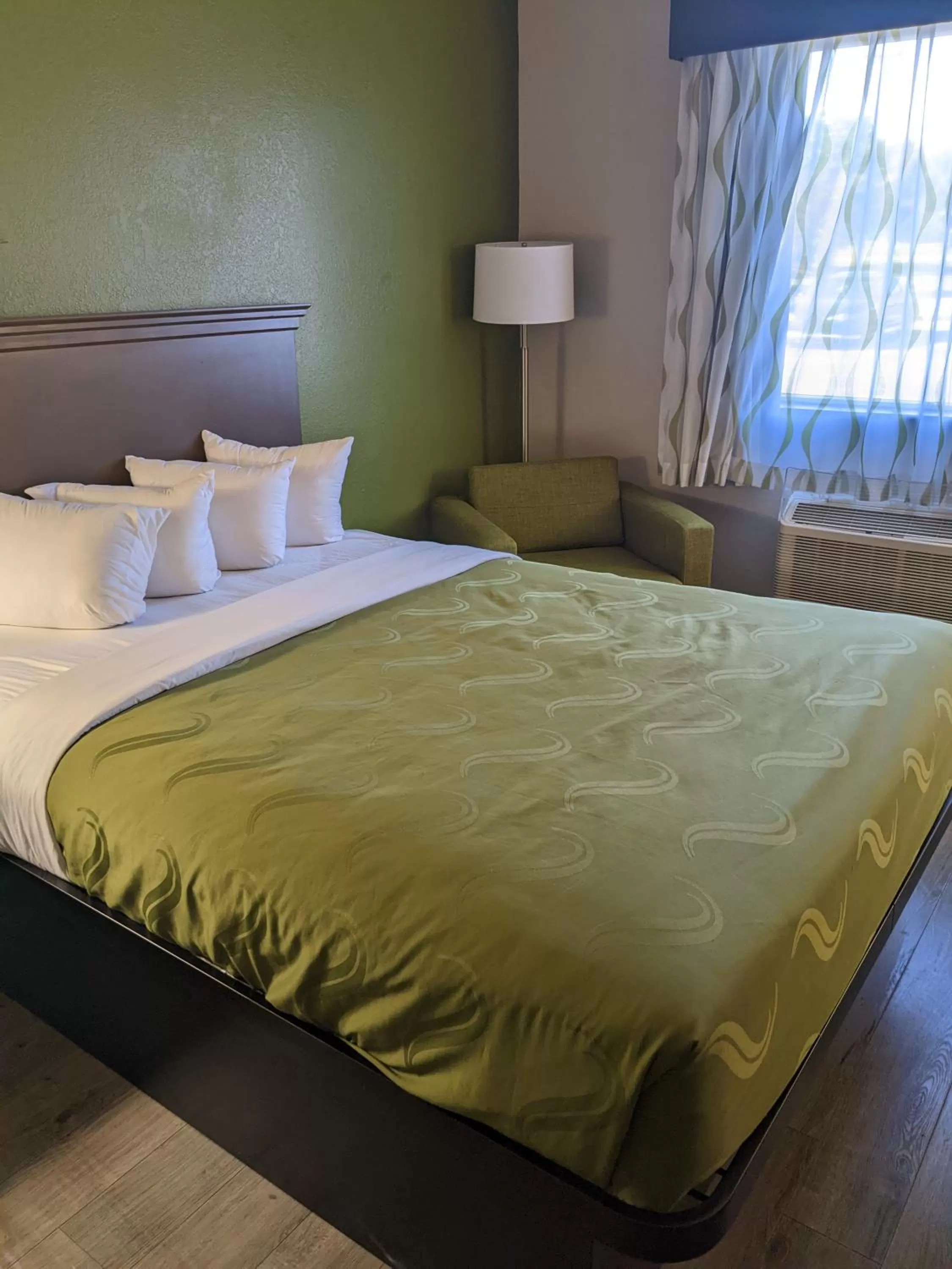 Bedroom, Bed in Quality Inn & Suites Delaware South