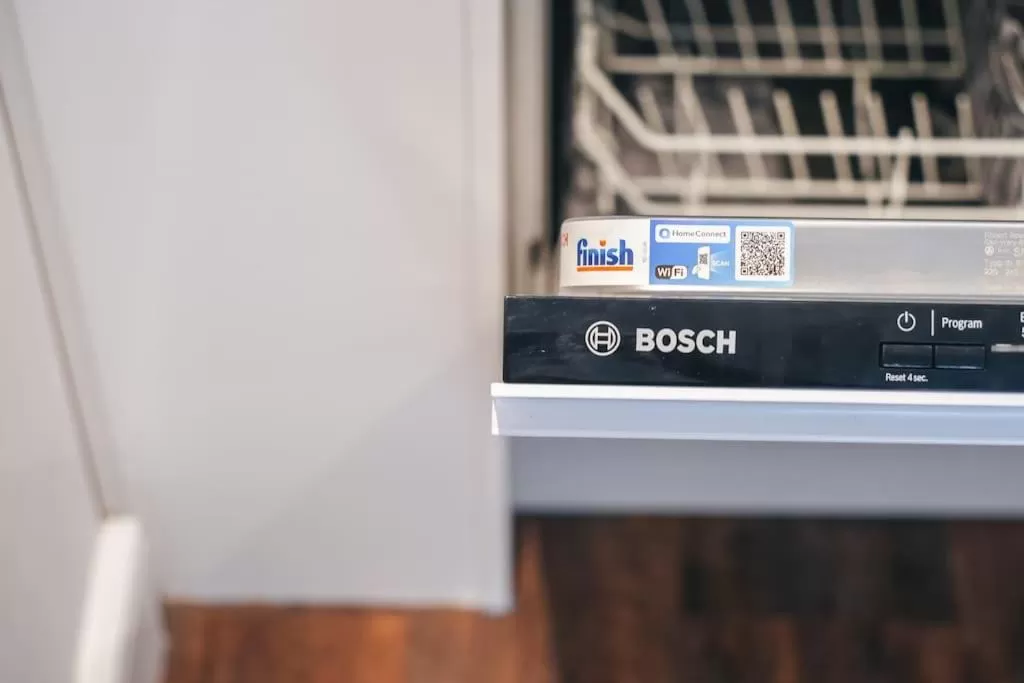 TV/Entertainment Center in The Avonmore Olympia