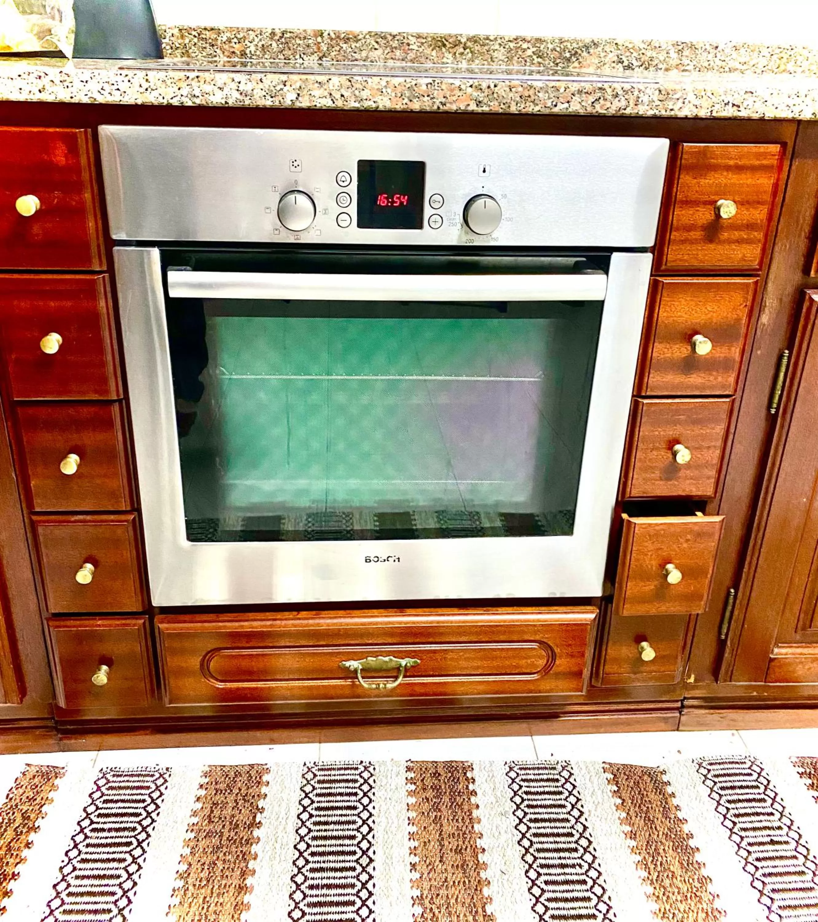 Kitchen or kitchenette, TV/Entertainment Center in Spray B&B Sitio in Nazare Mini bar, European style