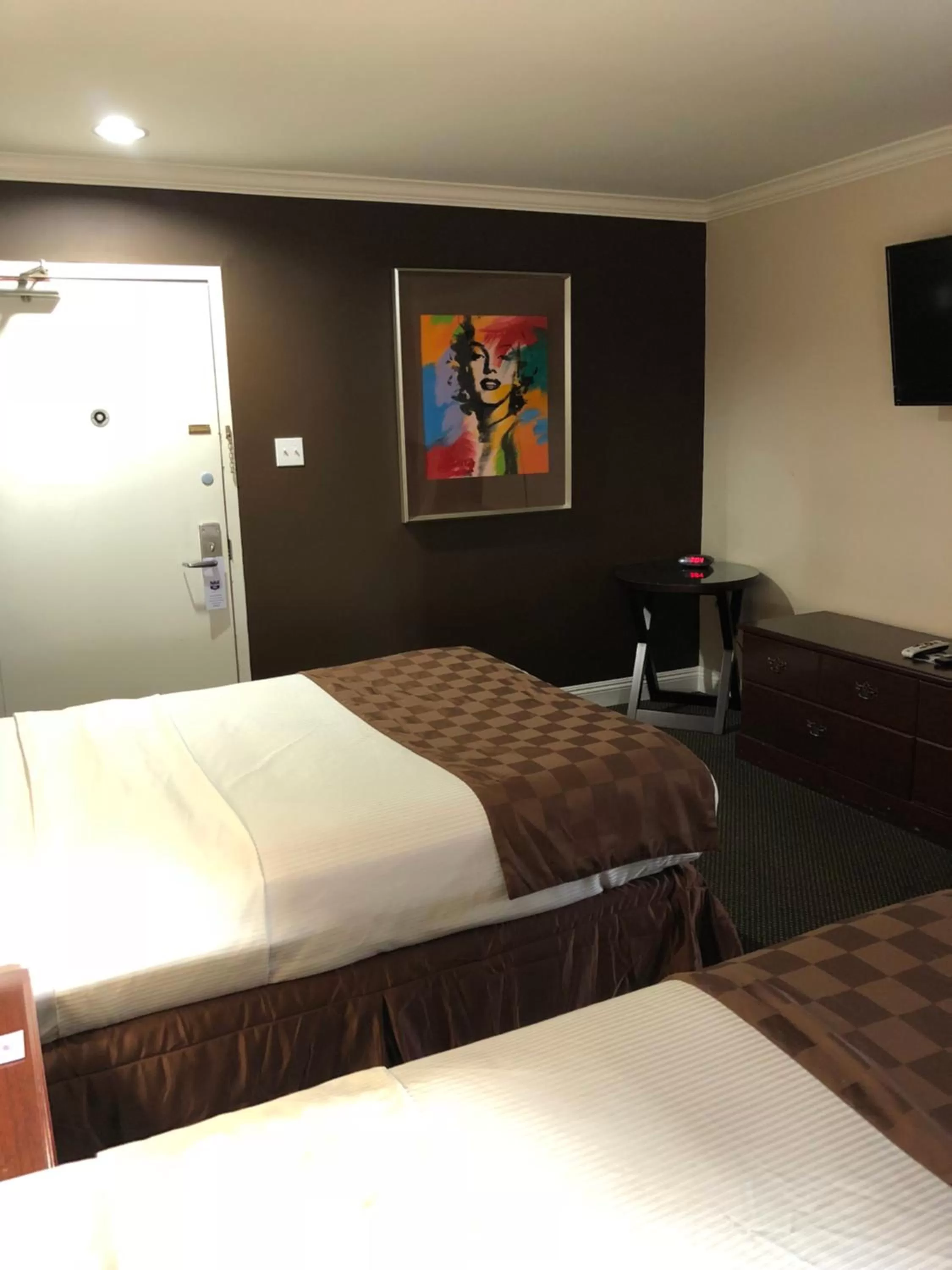 Bedroom, Bed in Knights Inn Los Angeles Central / Convention Center Area