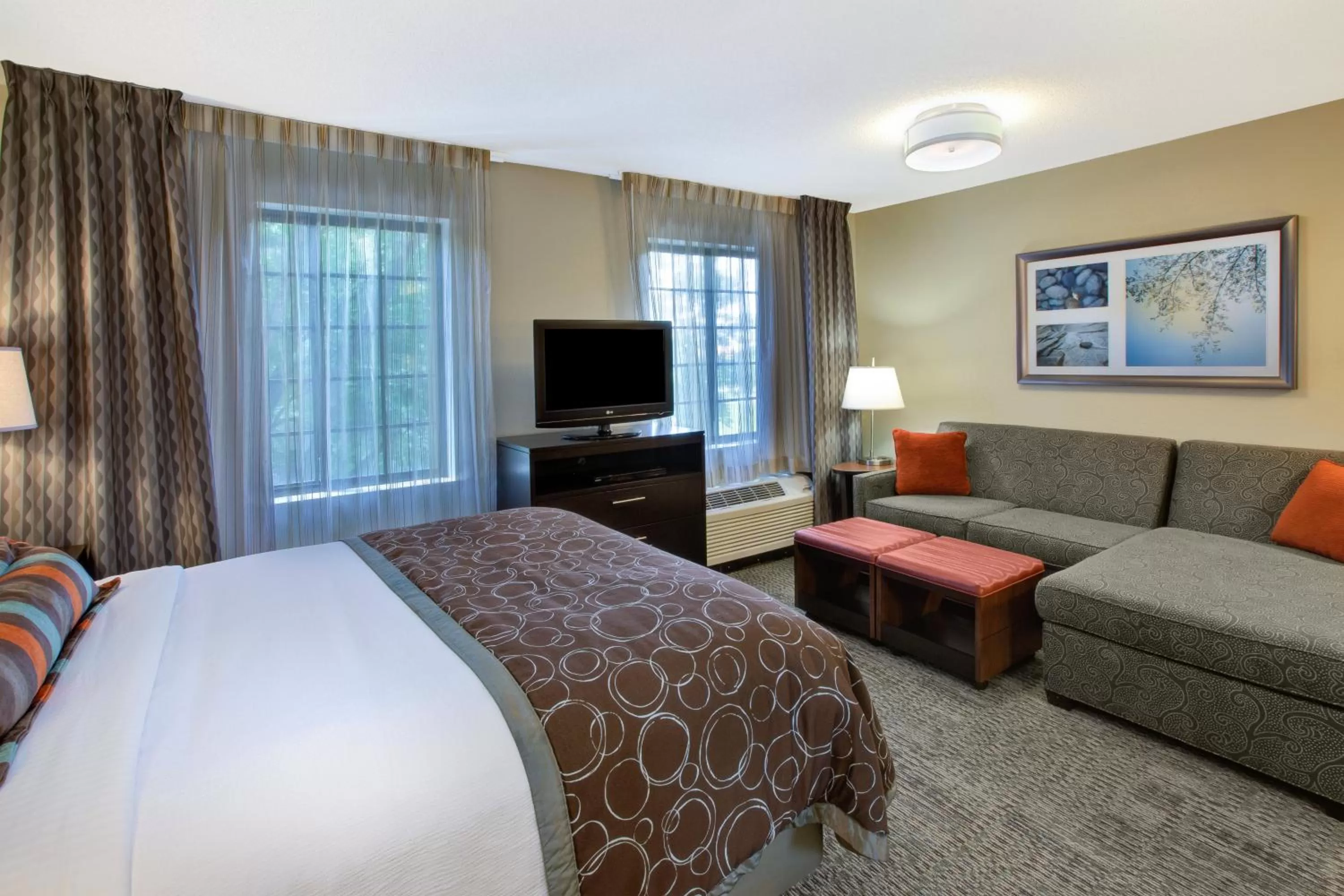 Studio Queen Suite in Staybridge Suites Louisville - East, an IHG Hotel