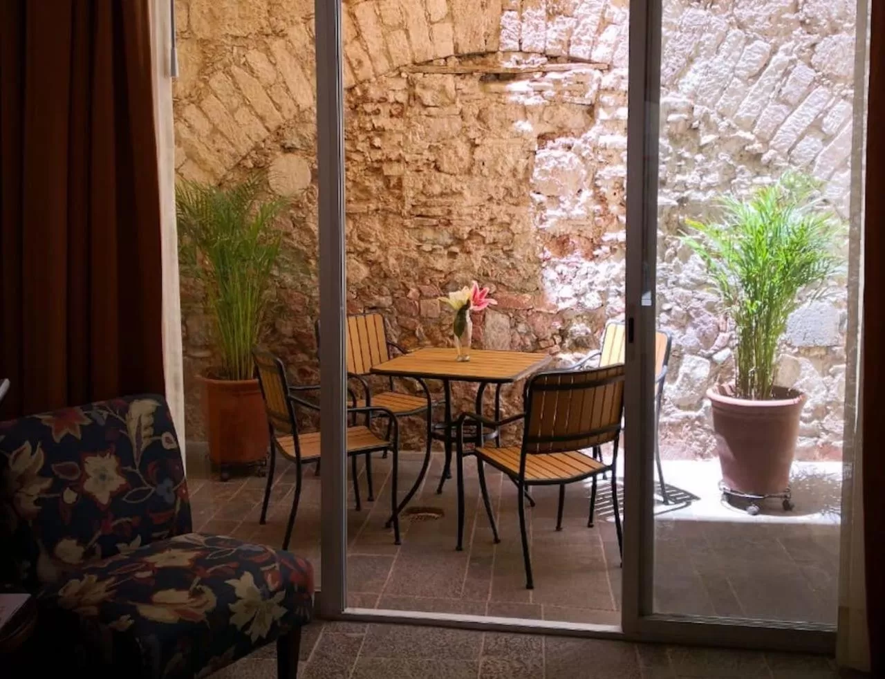 Patio in Hotel Casa Faroles Centro Histórico