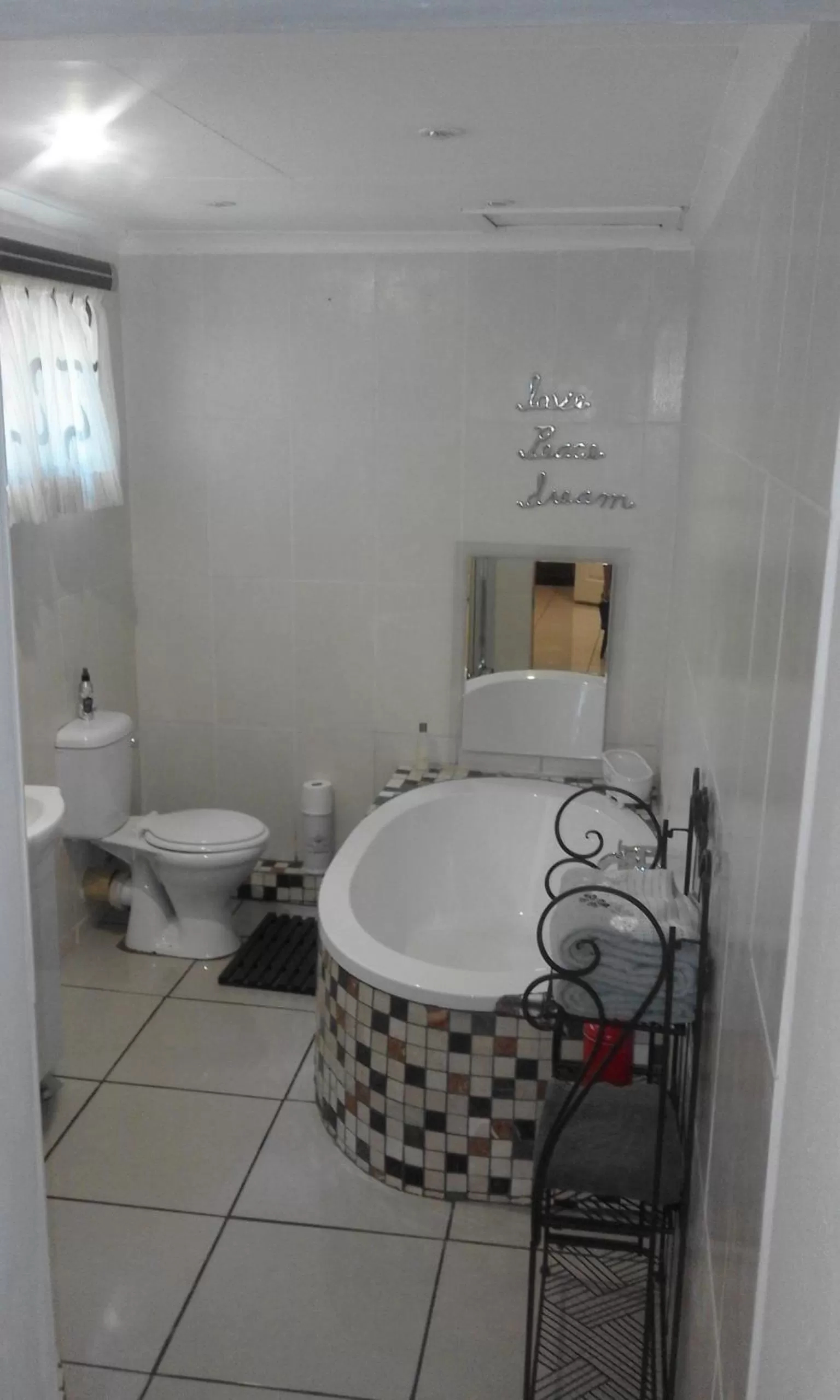 Bathroom in Poetry Guestrooms