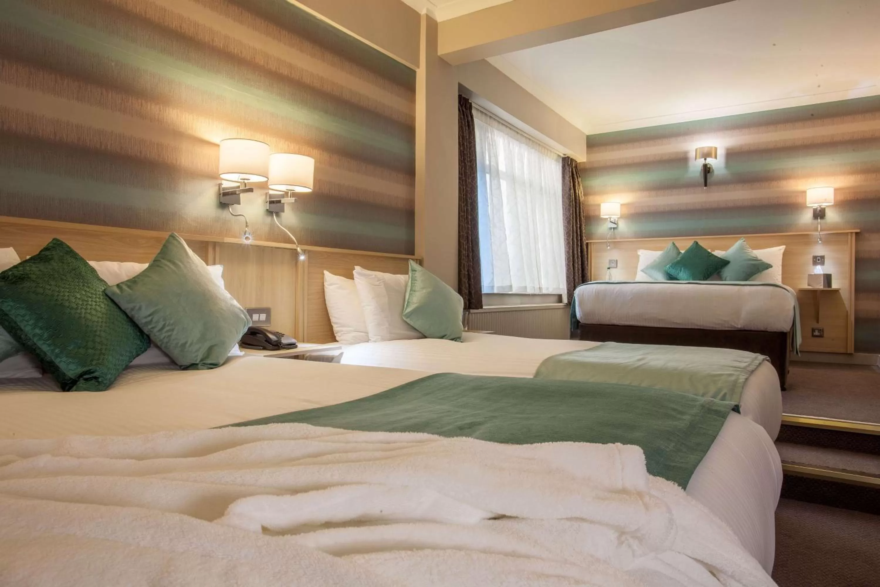 Photo of the whole room in Cresta Court Hotel