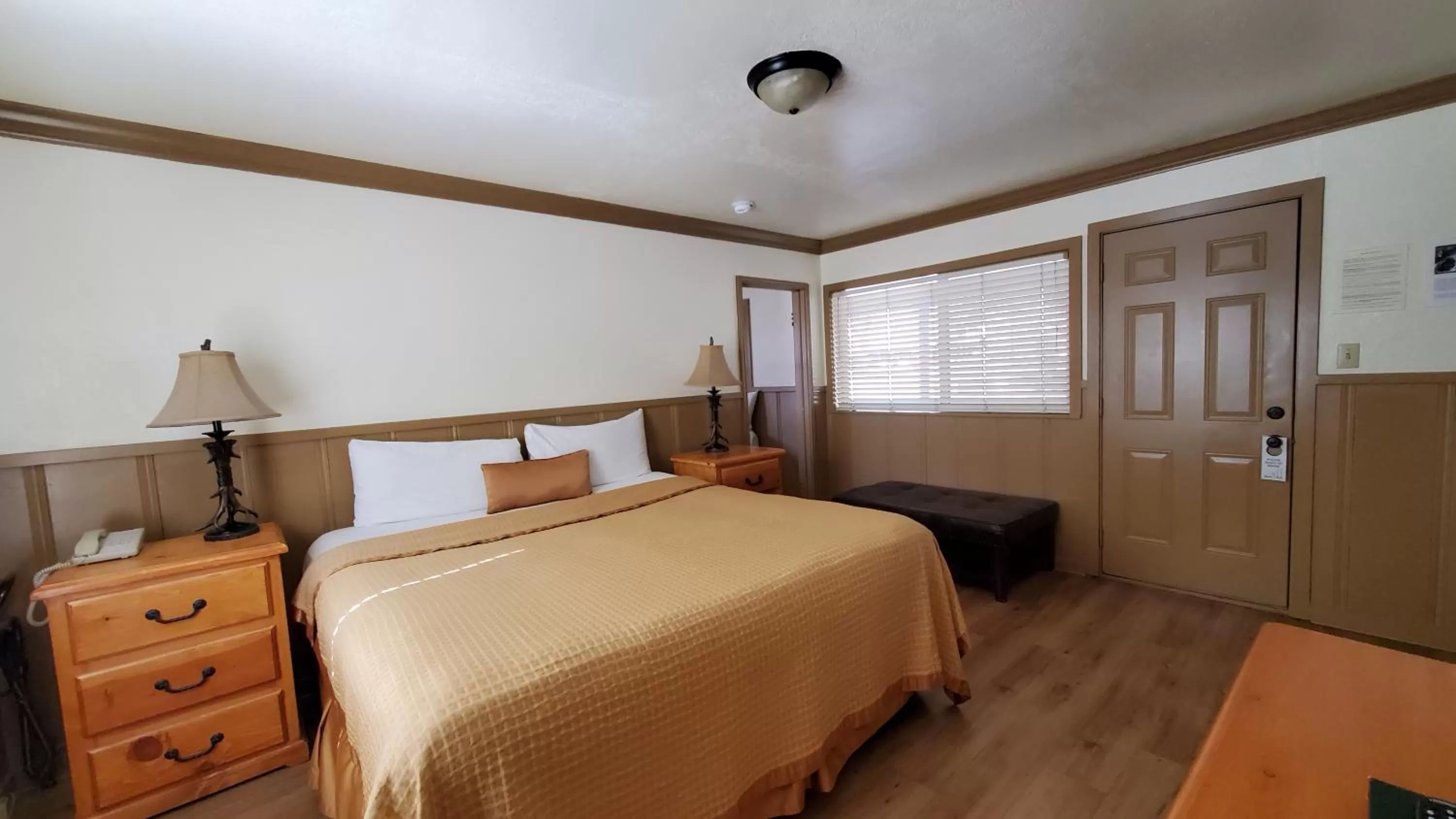 Bed in Kernville Inn