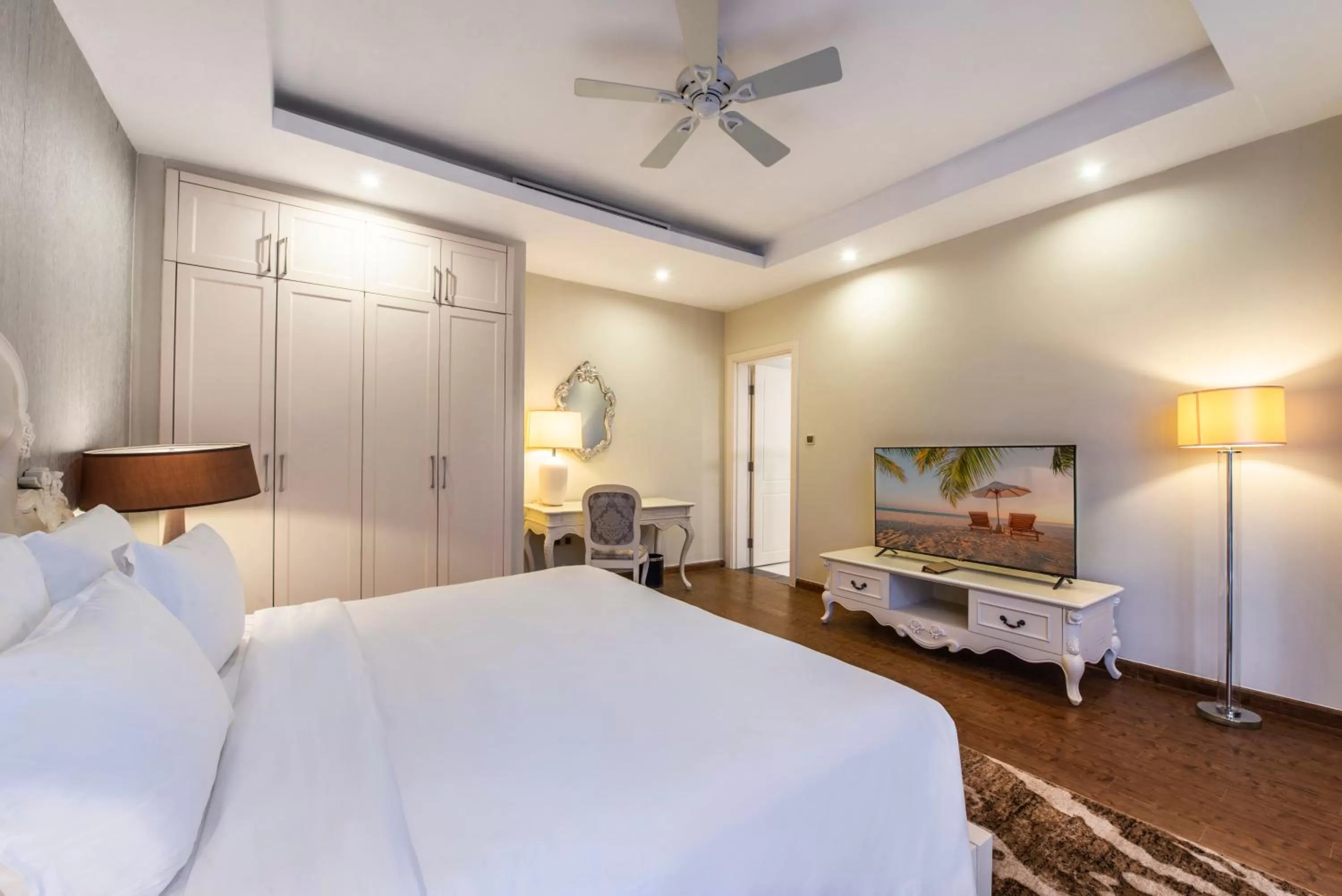 Bedroom, Bed in Vinpearl Resort & Spa Nha Trang Bay