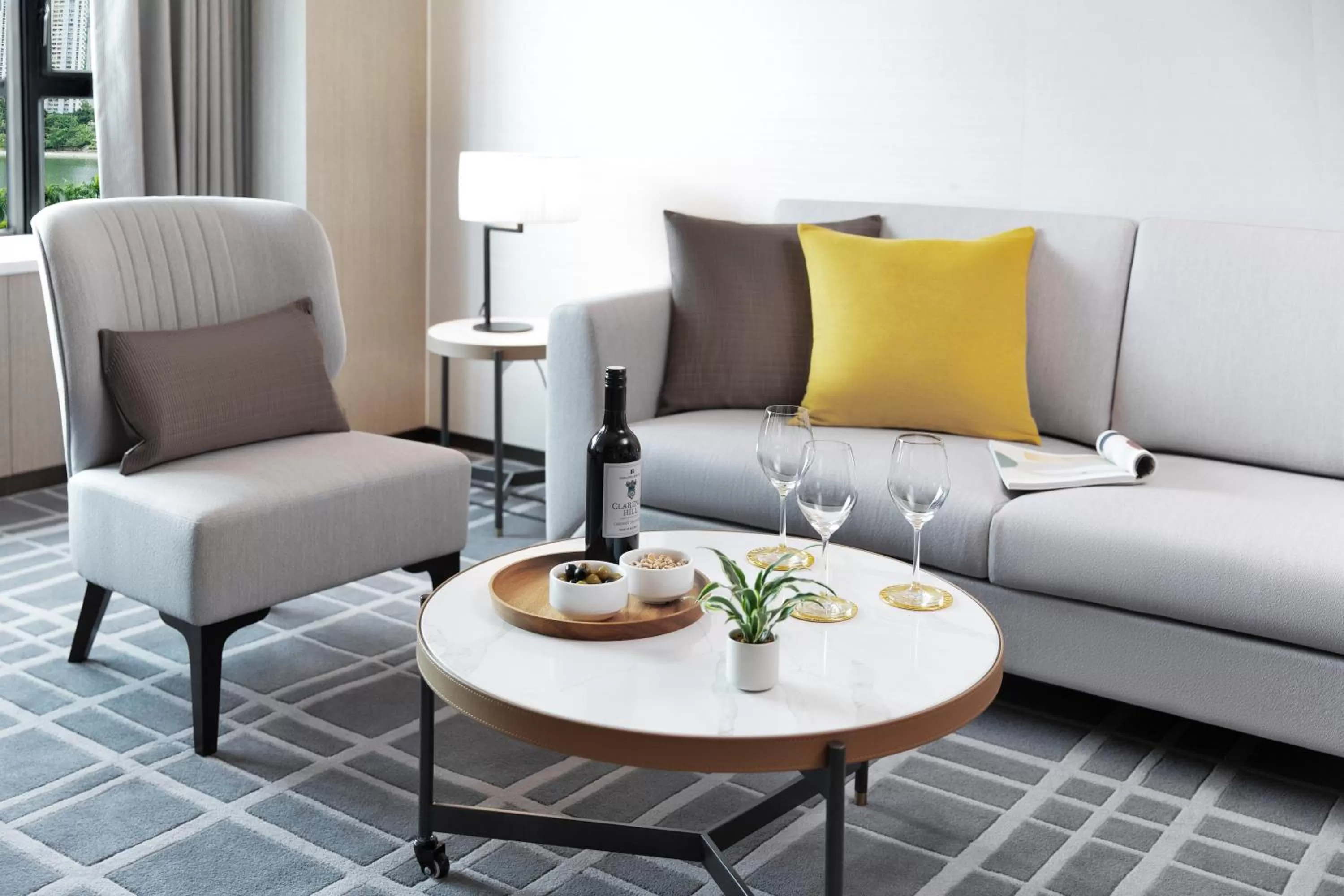 Seating area in Royal Park Hotel