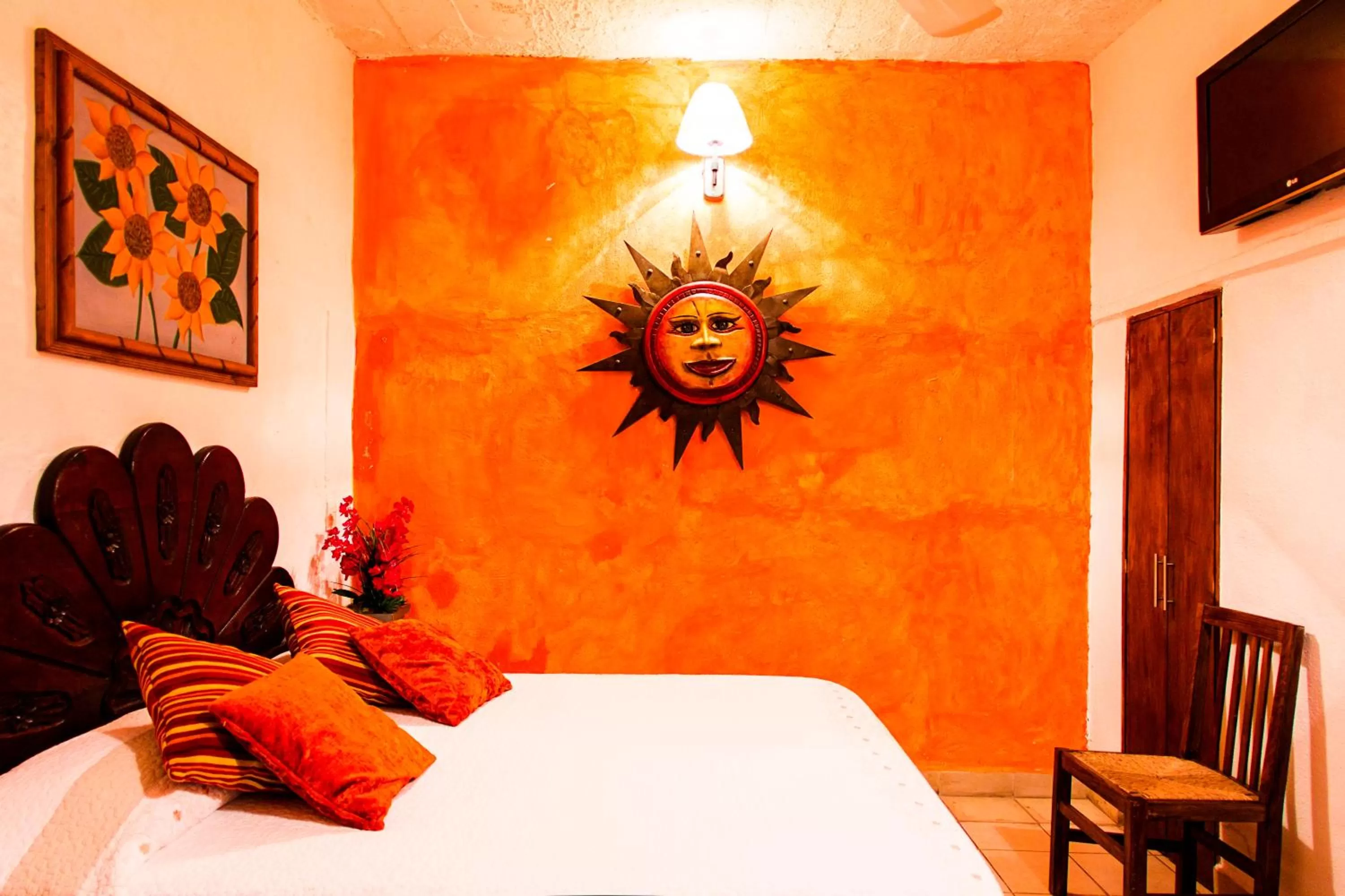 Photo of the whole room, Bed in Hotel Posada De Roger - Near Los Muertos Beach