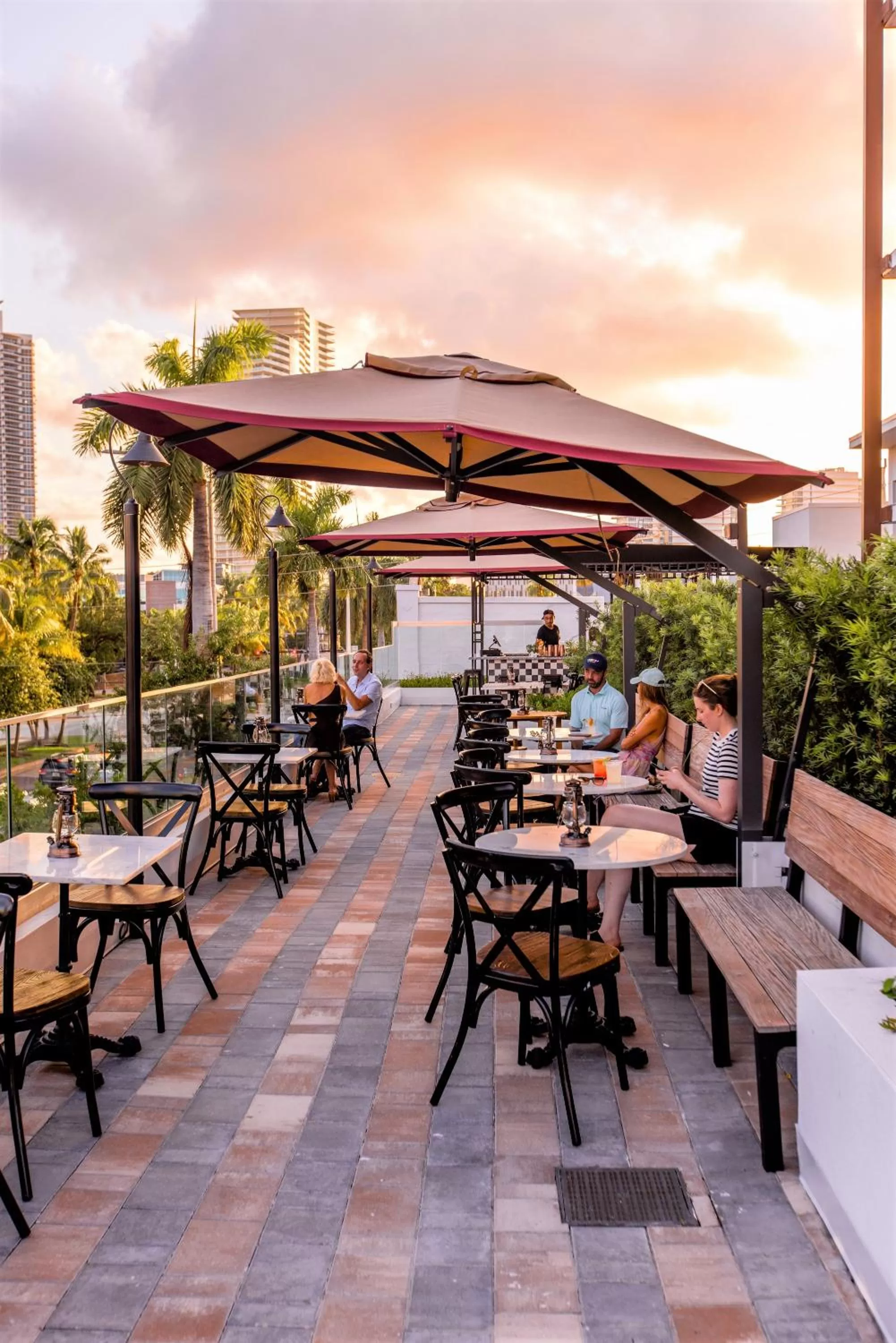 Restaurant/Places to Eat in Urbanica Fifth