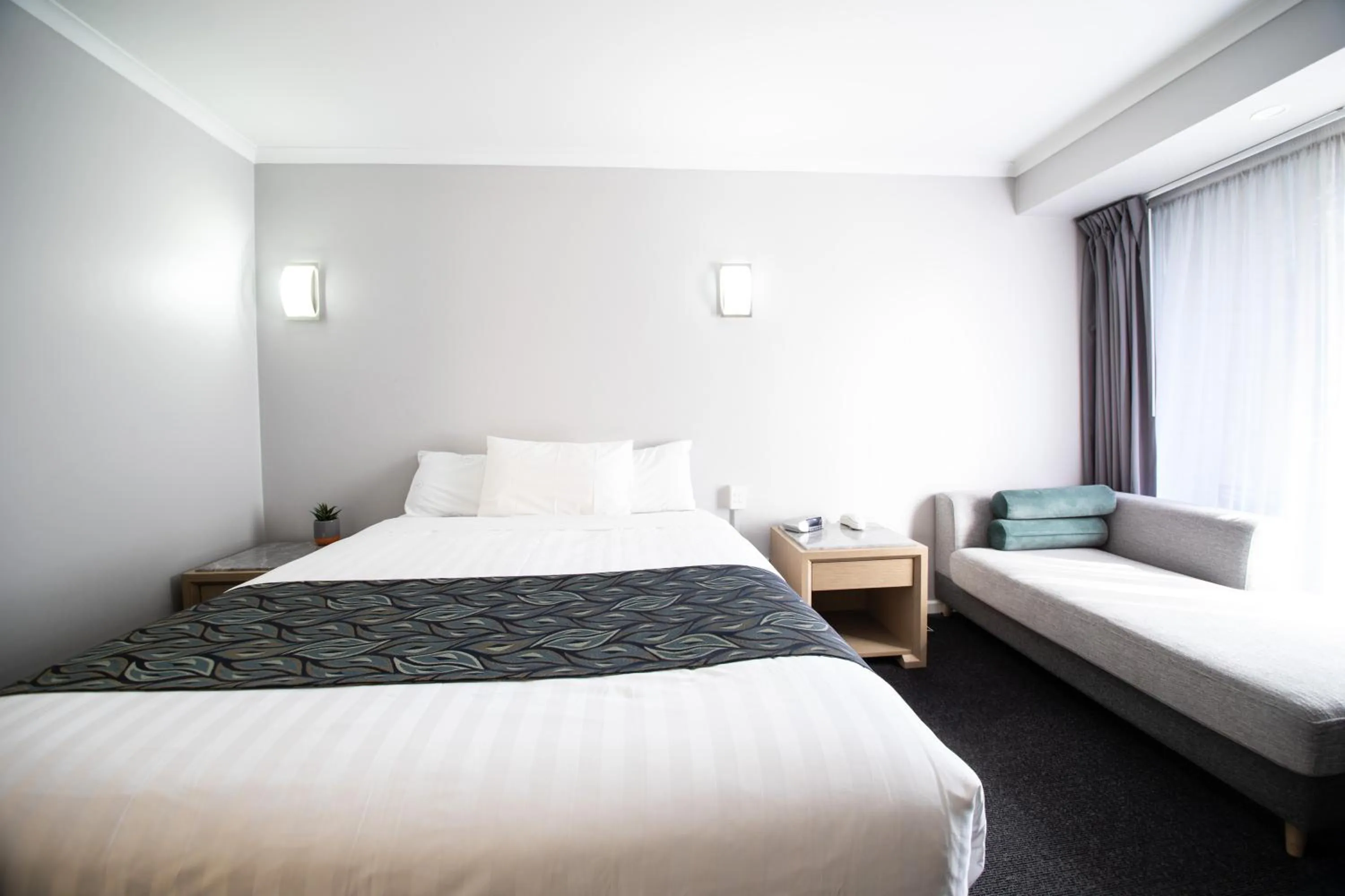 Bedroom, Bed in Madison Capital Executive Apartments