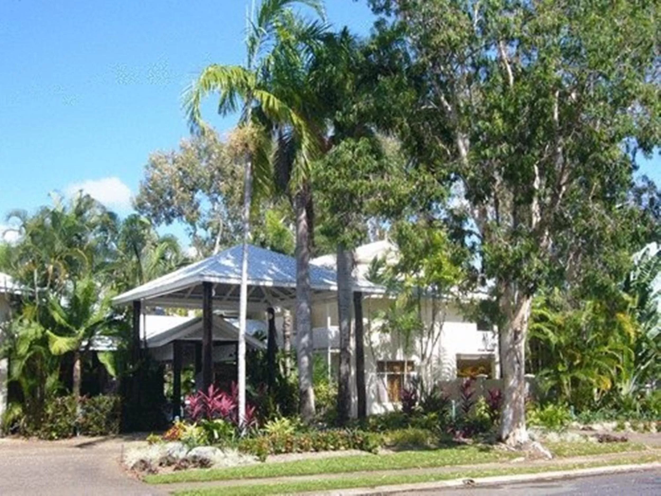 Facade/entrance in Port Douglas Retreat