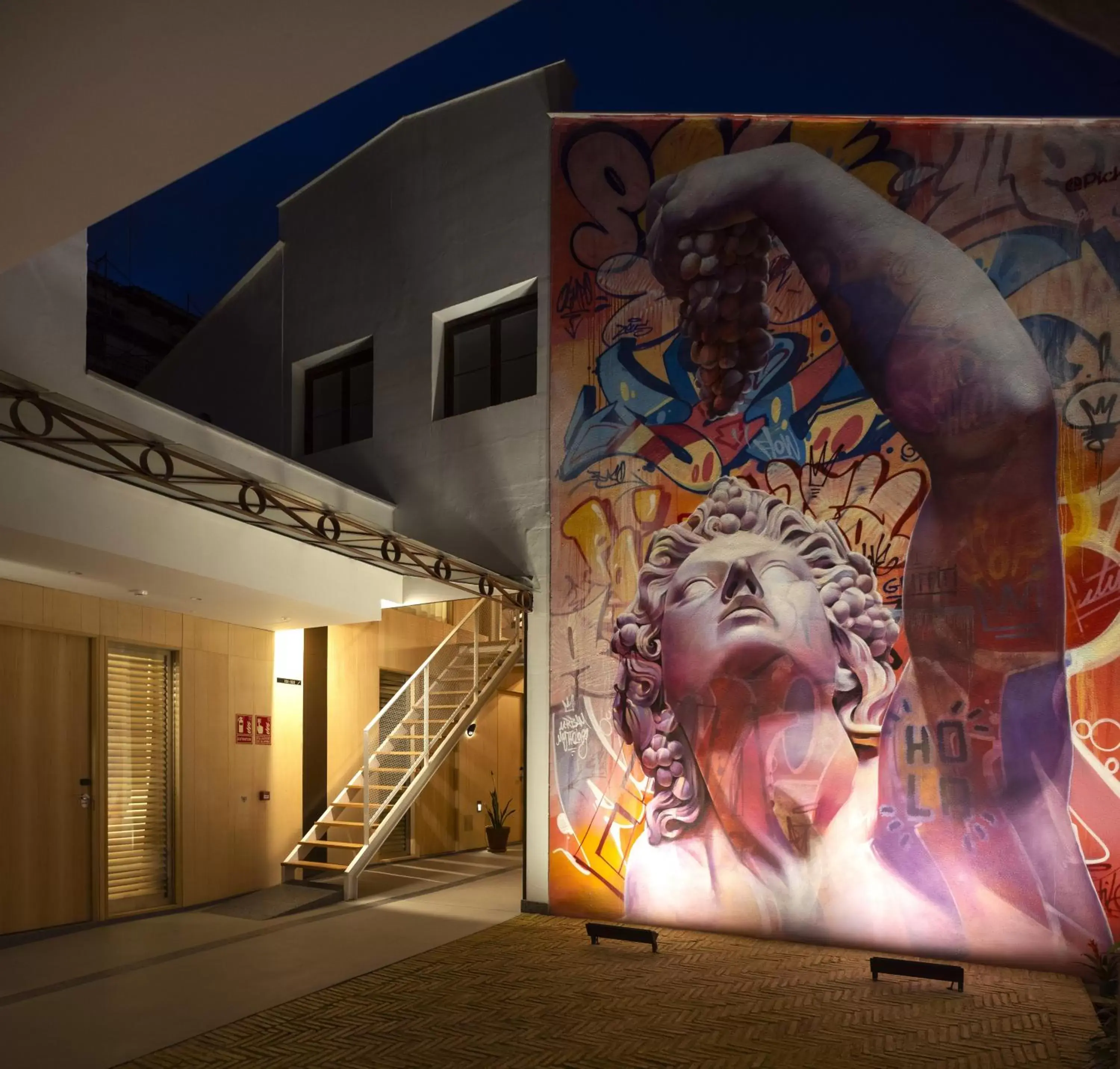 Mythic Valencia Mythic Valencia