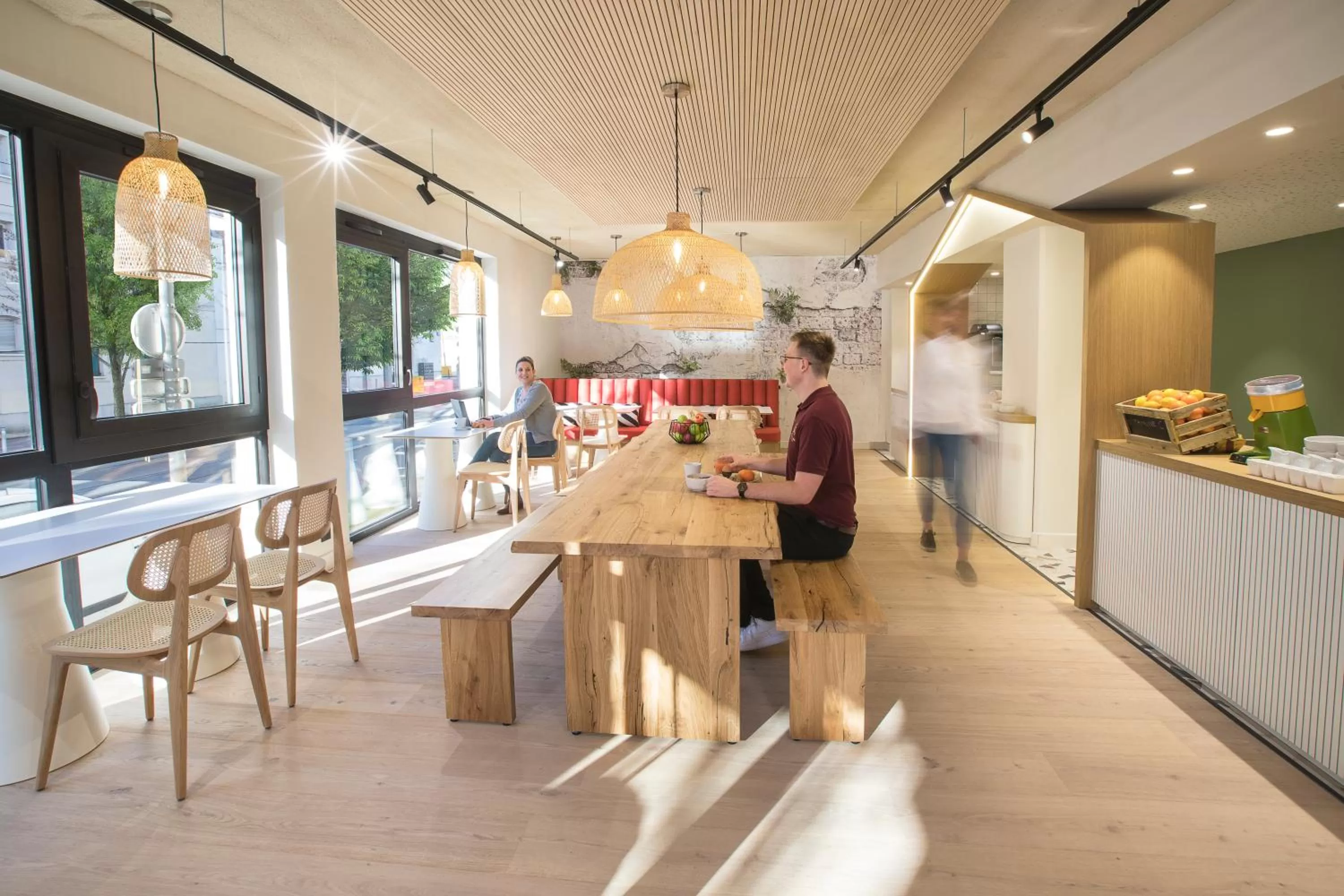 Breakfast in Hôtel Life Bordeaux Gare - BG