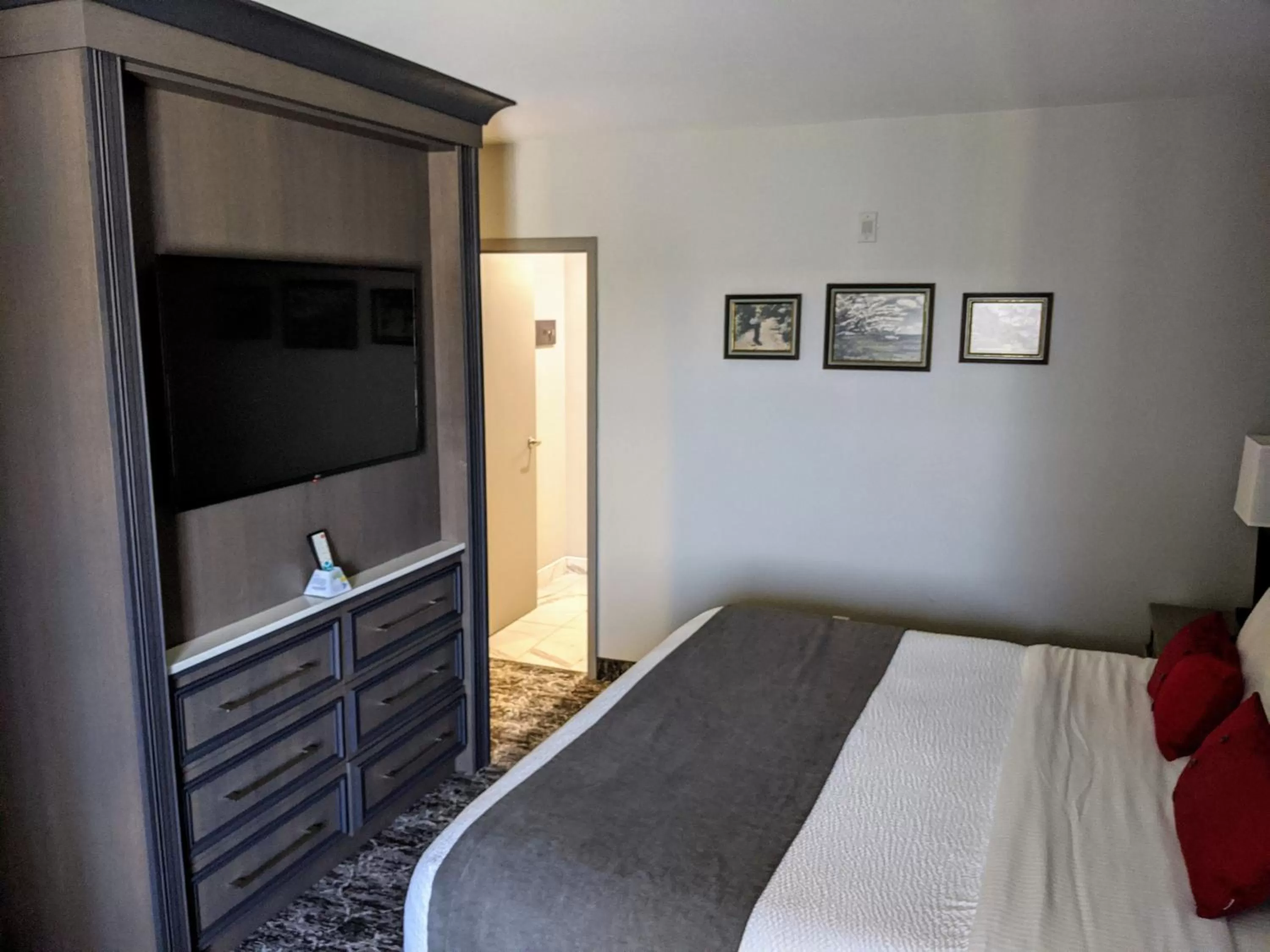 Bedroom, Bed in Chateau Bedford Trademark Collection by Wyndham