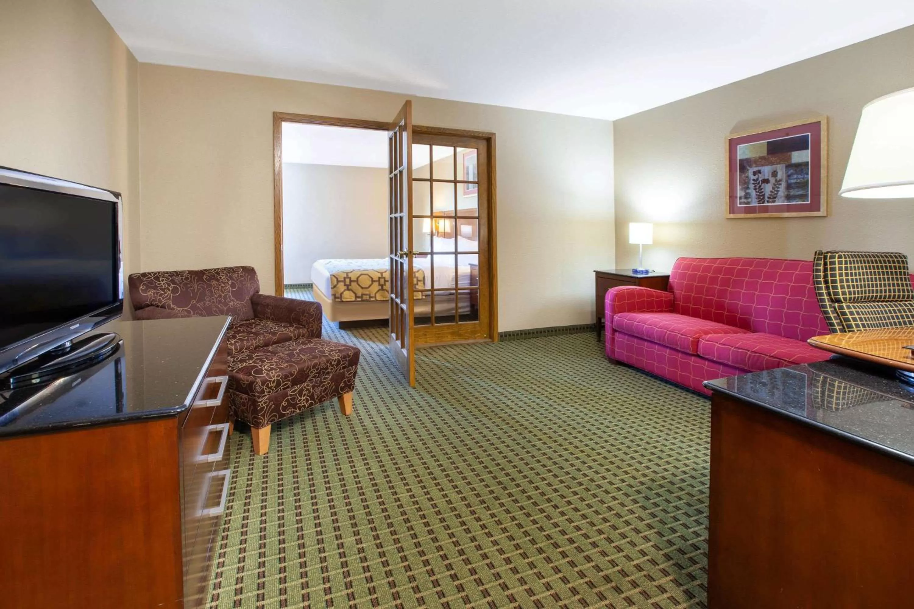 Photo of the whole room in Baymont by Wyndham Franklin