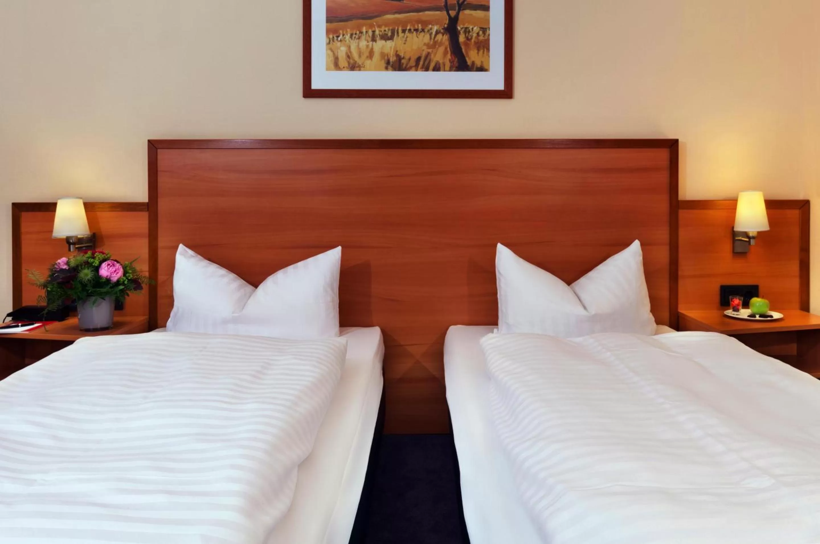 Photo of the whole room, Bed in IntercityHotel Bremen