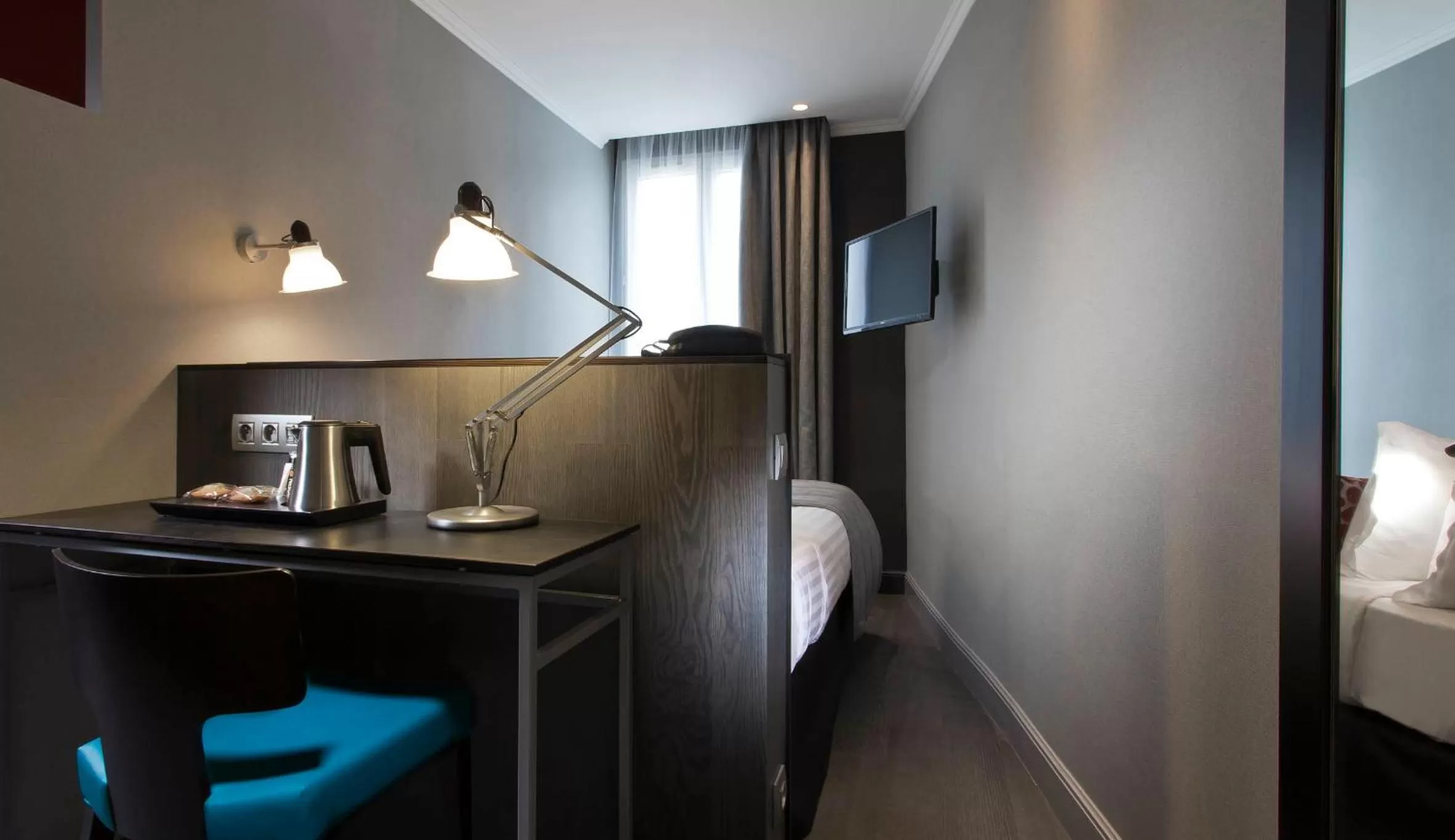 Photo of the whole room, Bed in Hôtel Garance