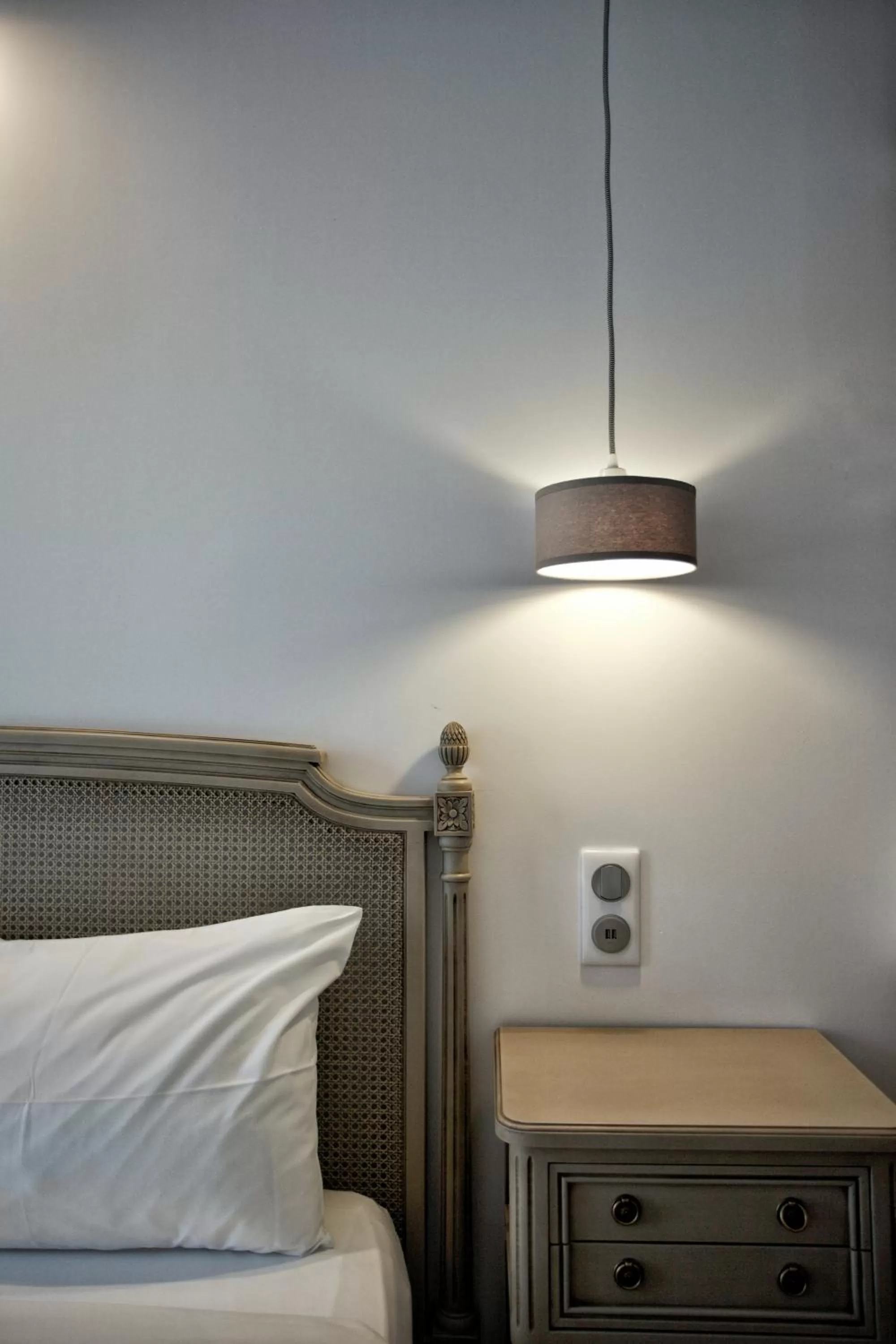 Decorative detail, Bed in Hôtel Henri IV